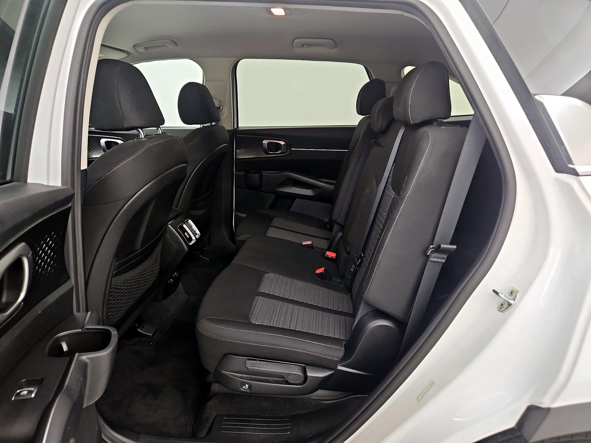 Thumbnail: 2022 Kia Sorento - 19