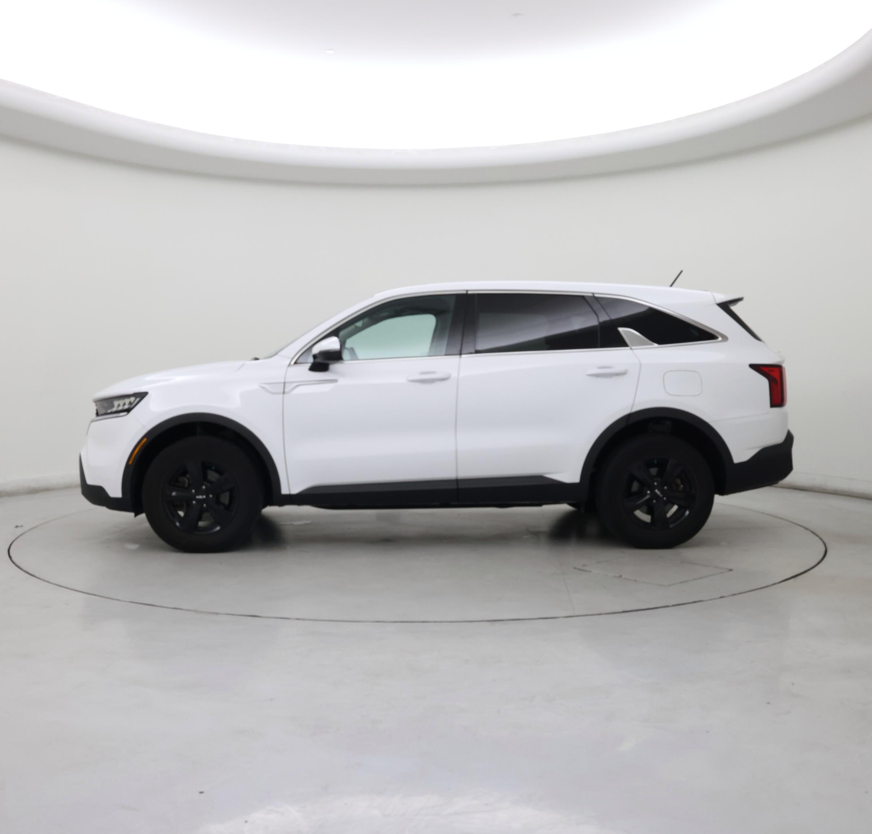 Thumbnail: 2022 Kia Sorento - 3