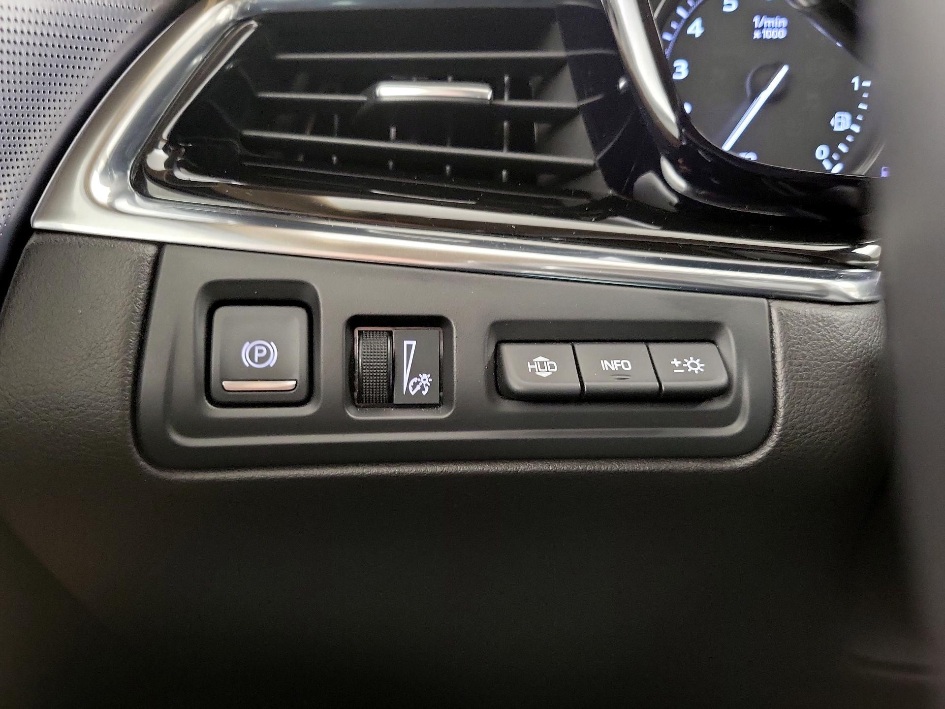 Thumbnail: 2020 Cadillac XT6 - 13