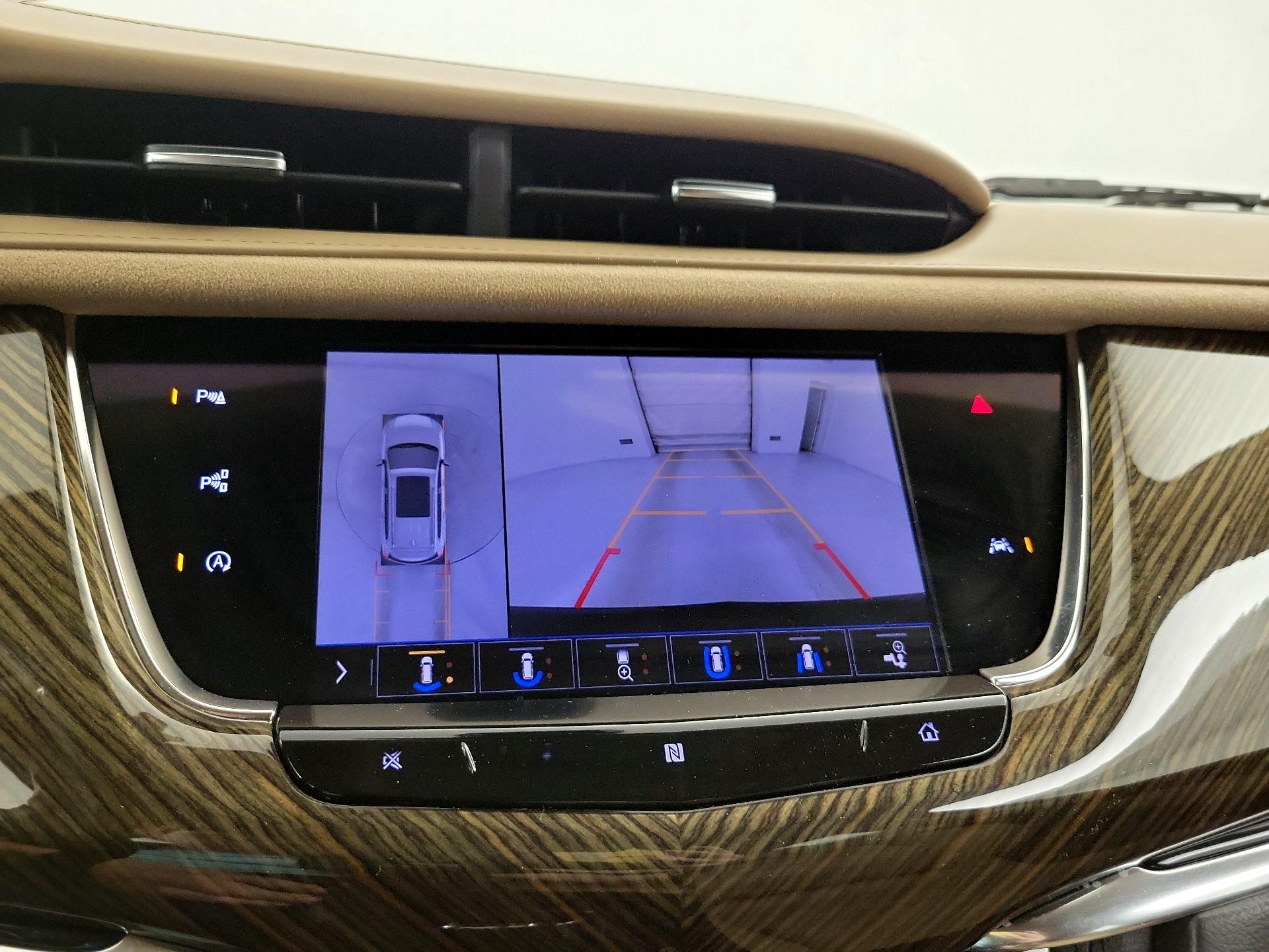 Thumbnail: 2020 Cadillac XT6 - 15