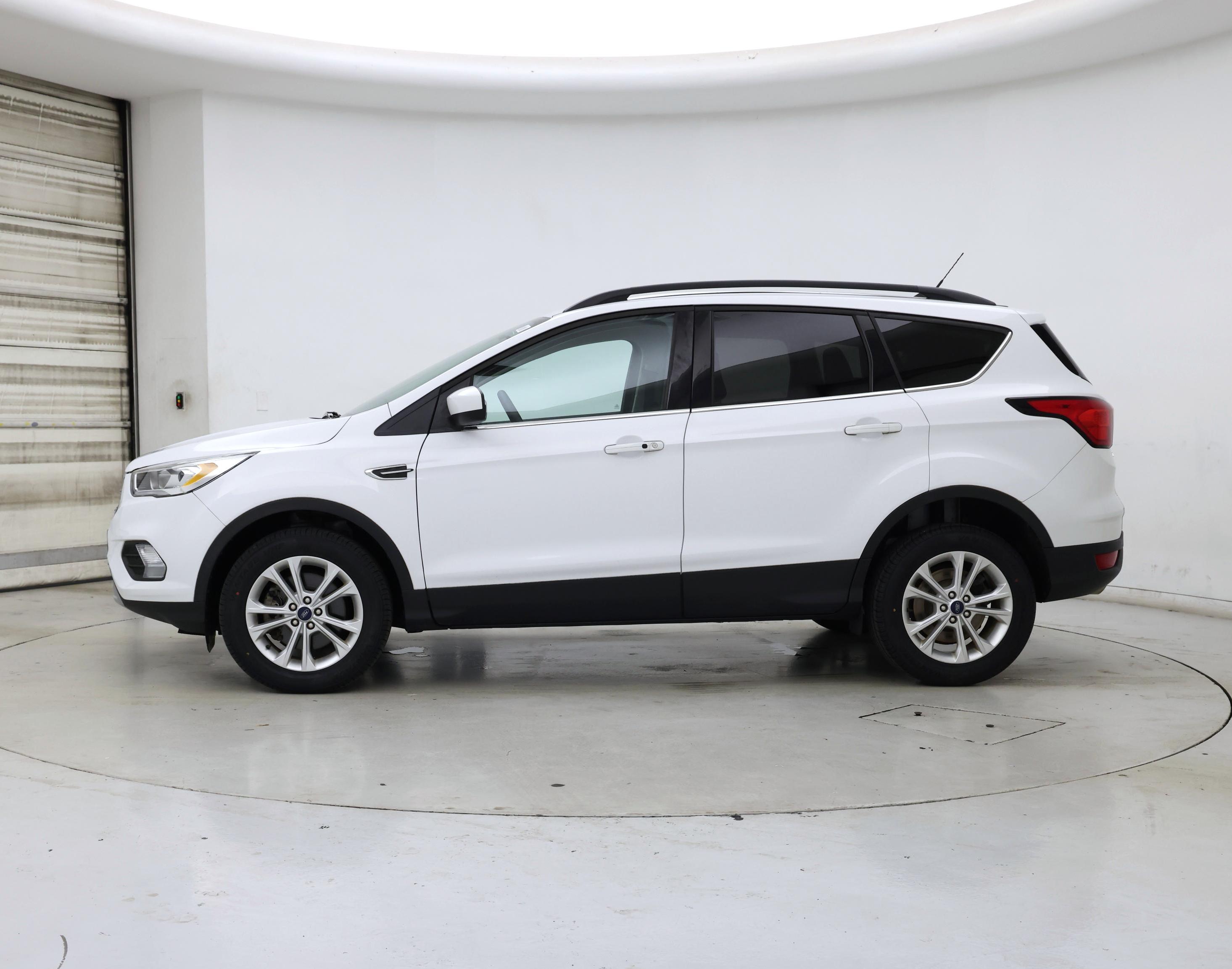 Thumbnail: 2019 Ford Escape - 3