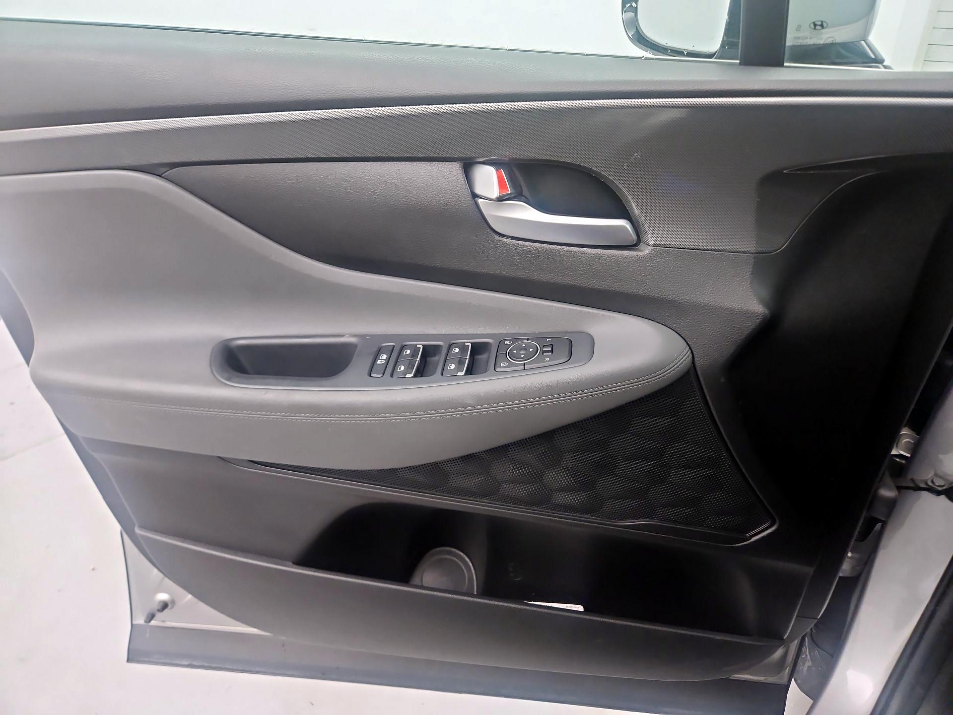 Thumbnail: 2023 Hyundai Santa Fe - 10