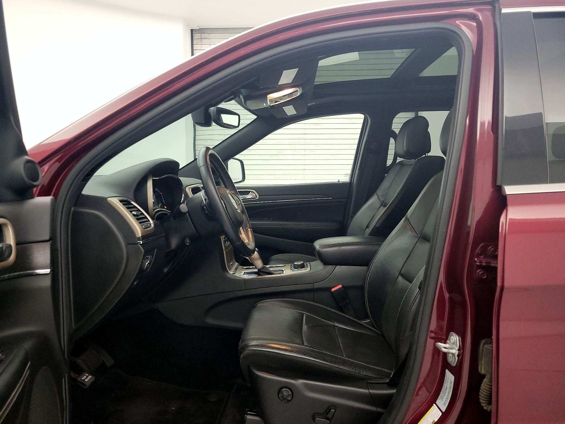 Thumbnail: 2017 Jeep Grand Cherokee - 11