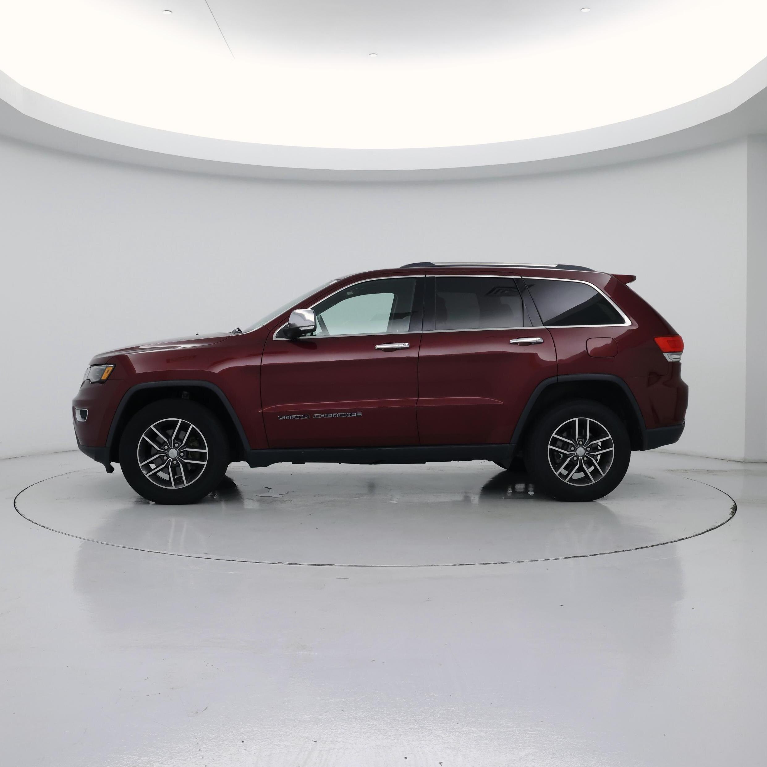Thumbnail: 2017 Jeep Grand Cherokee - 3