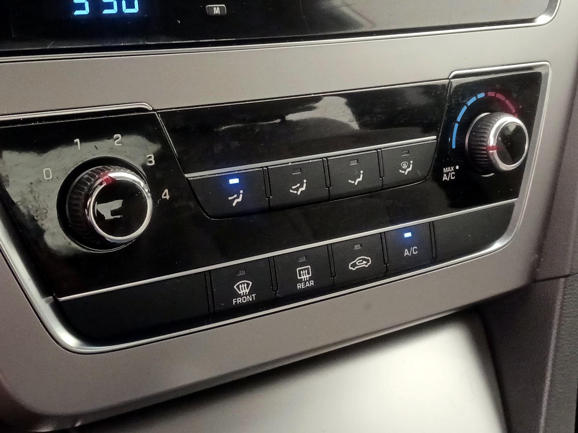 Thumbnail: 2015 Hyundai Sonata - 16