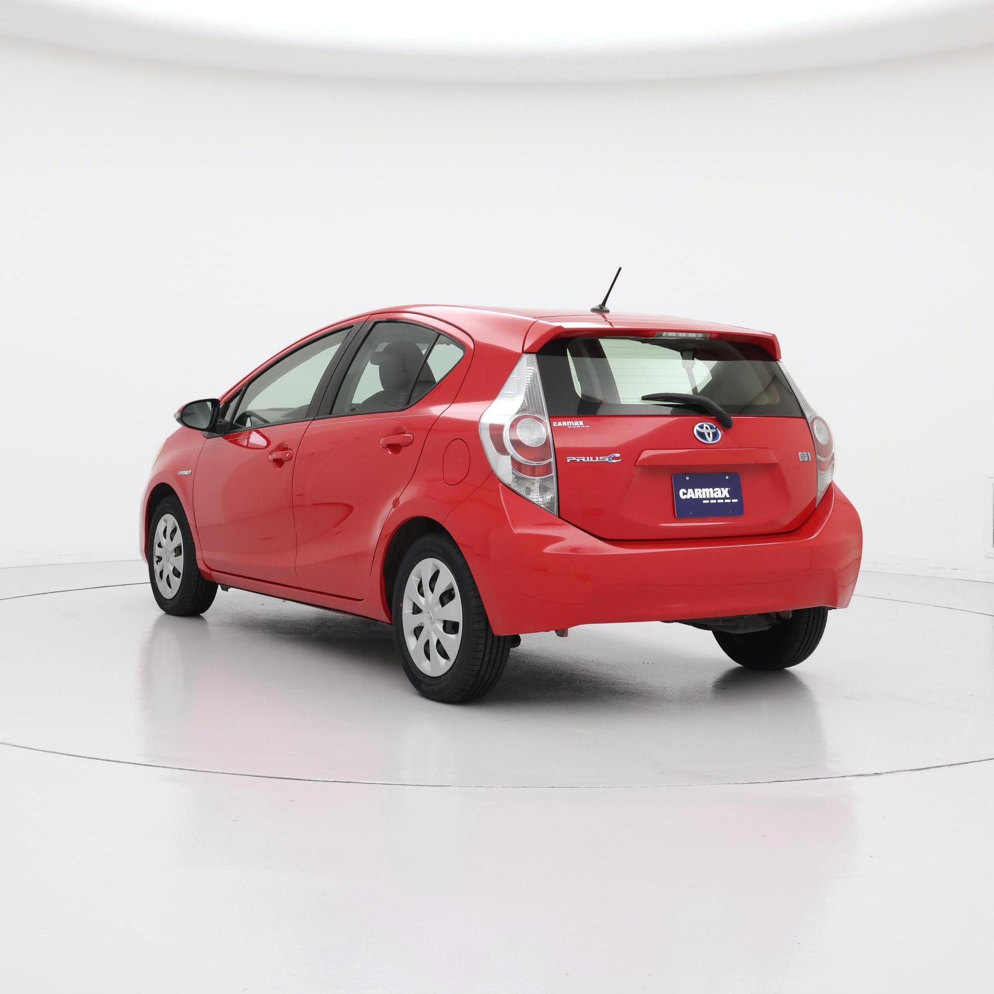 Thumbnail: 2014 Toyota Prius c - 2