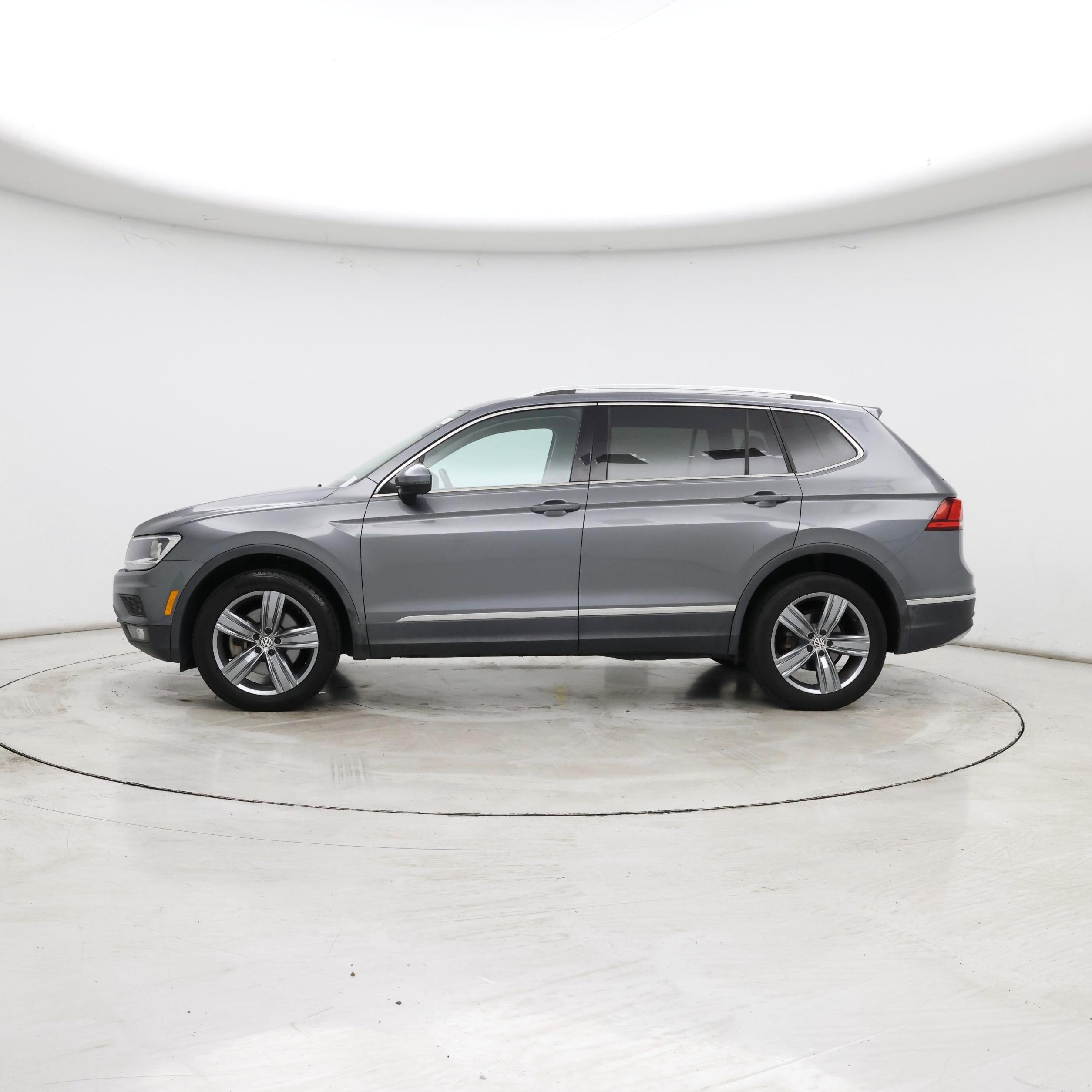 Thumbnail: 2020 Volkswagen Tiguan - 3
