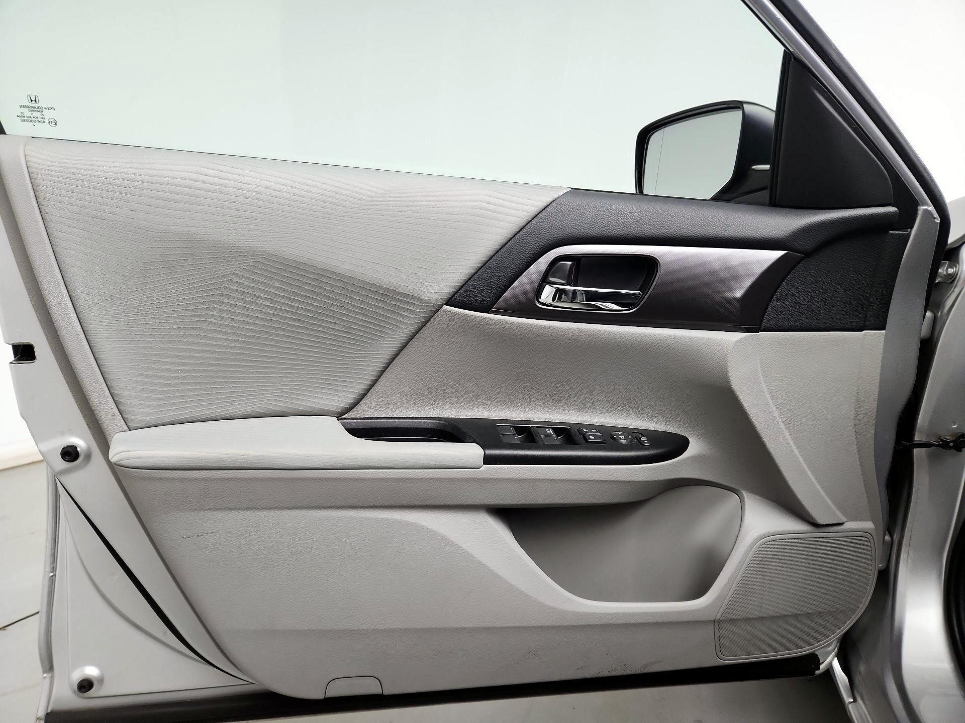 Thumbnail: 2015 Honda Accord - 12