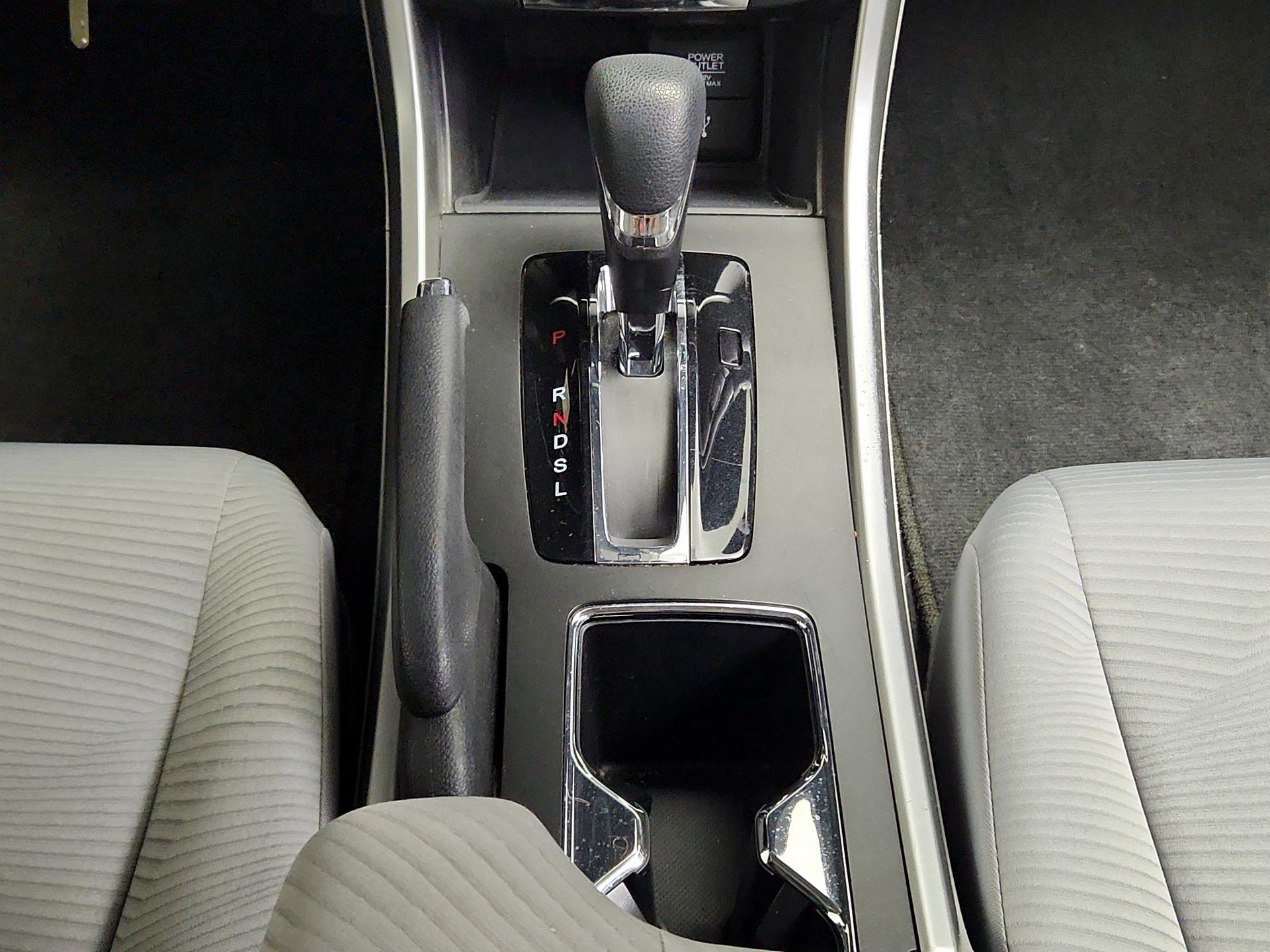 Thumbnail: 2015 Honda Accord - 17