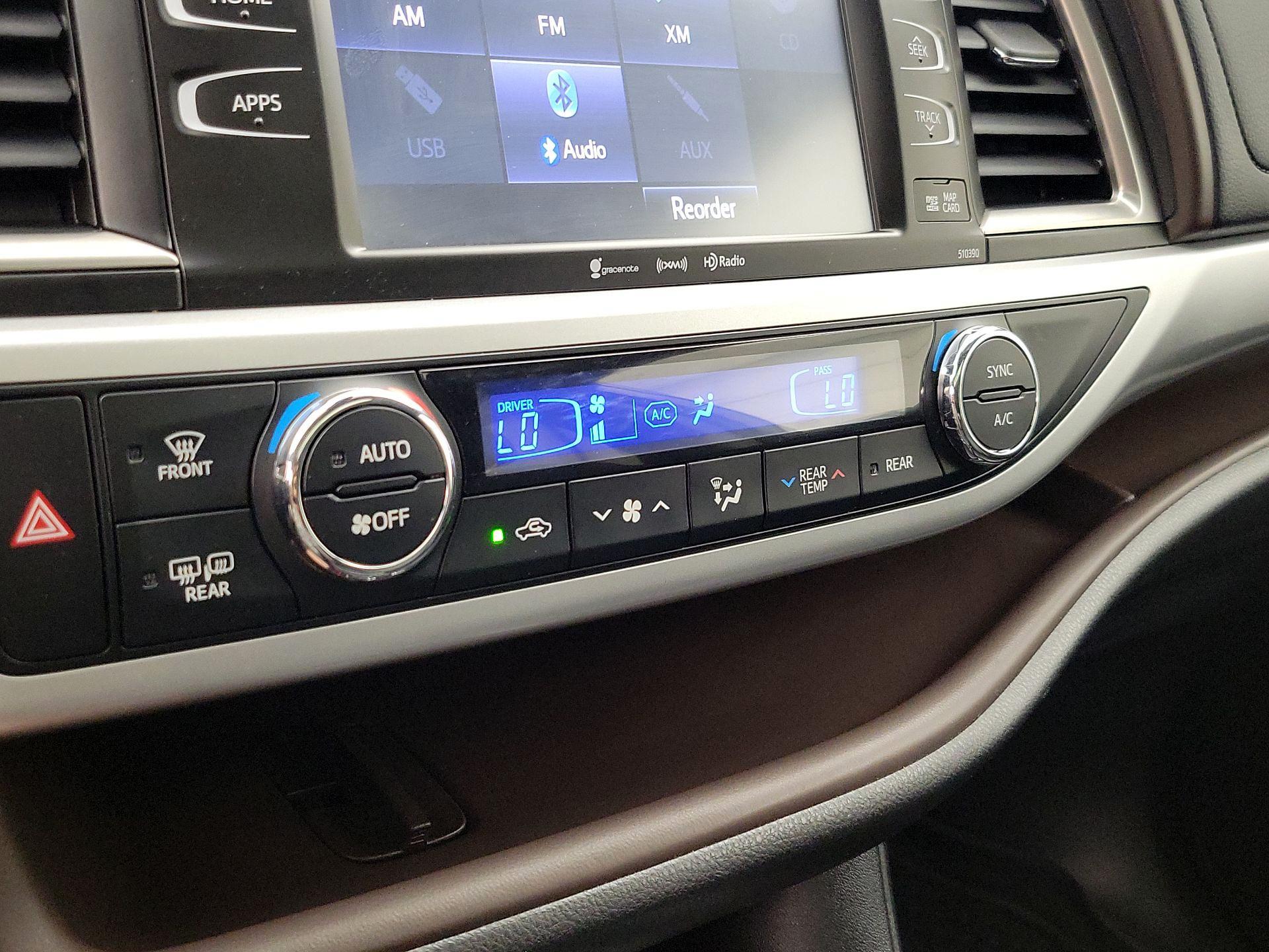 Thumbnail: 2019 Toyota Highlander - 16