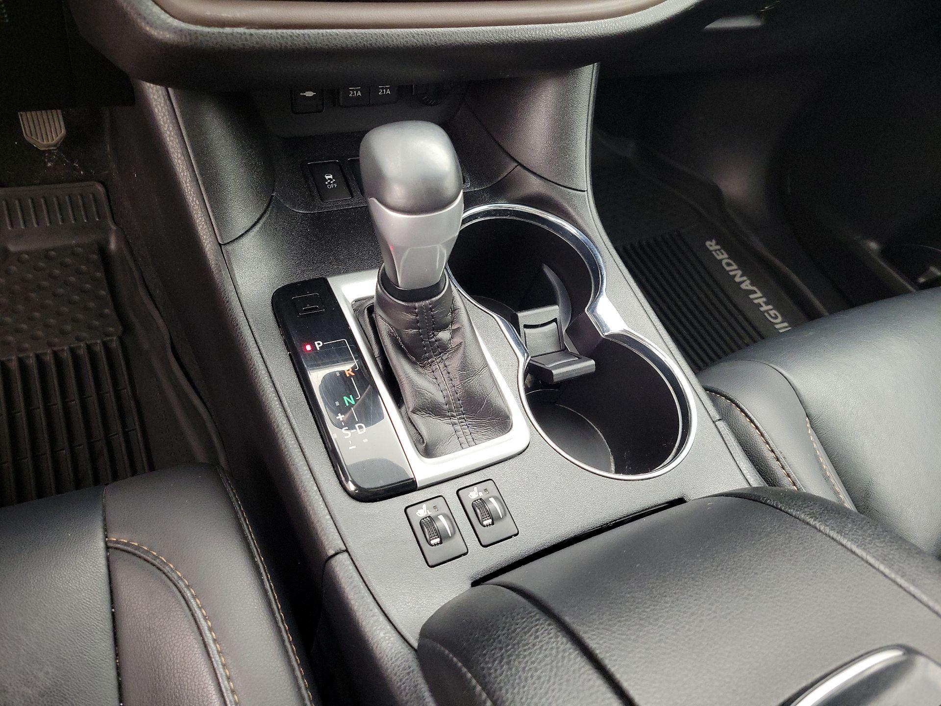 Thumbnail: 2019 Toyota Highlander - 17