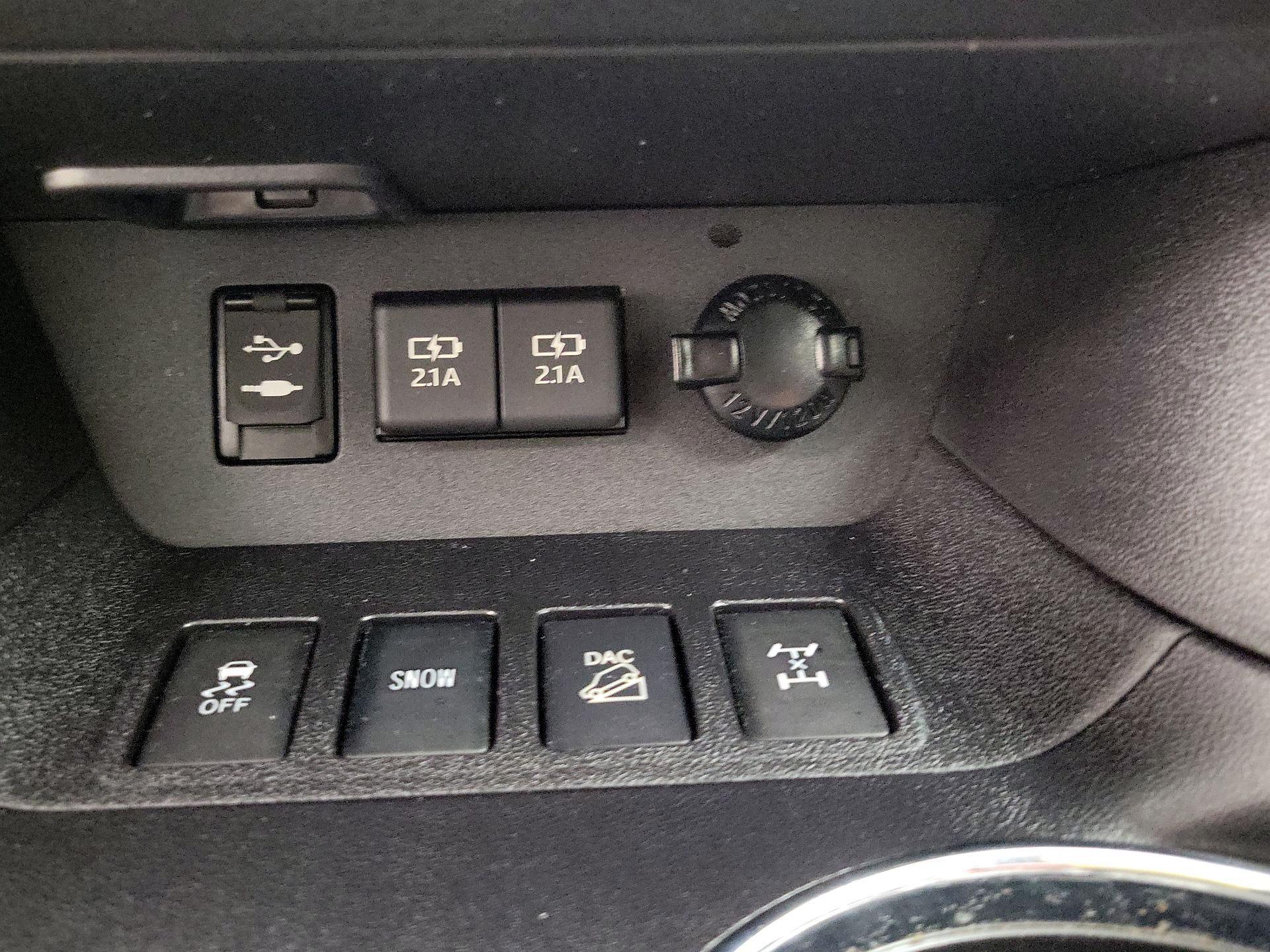 Thumbnail: 2019 Toyota Highlander - 18