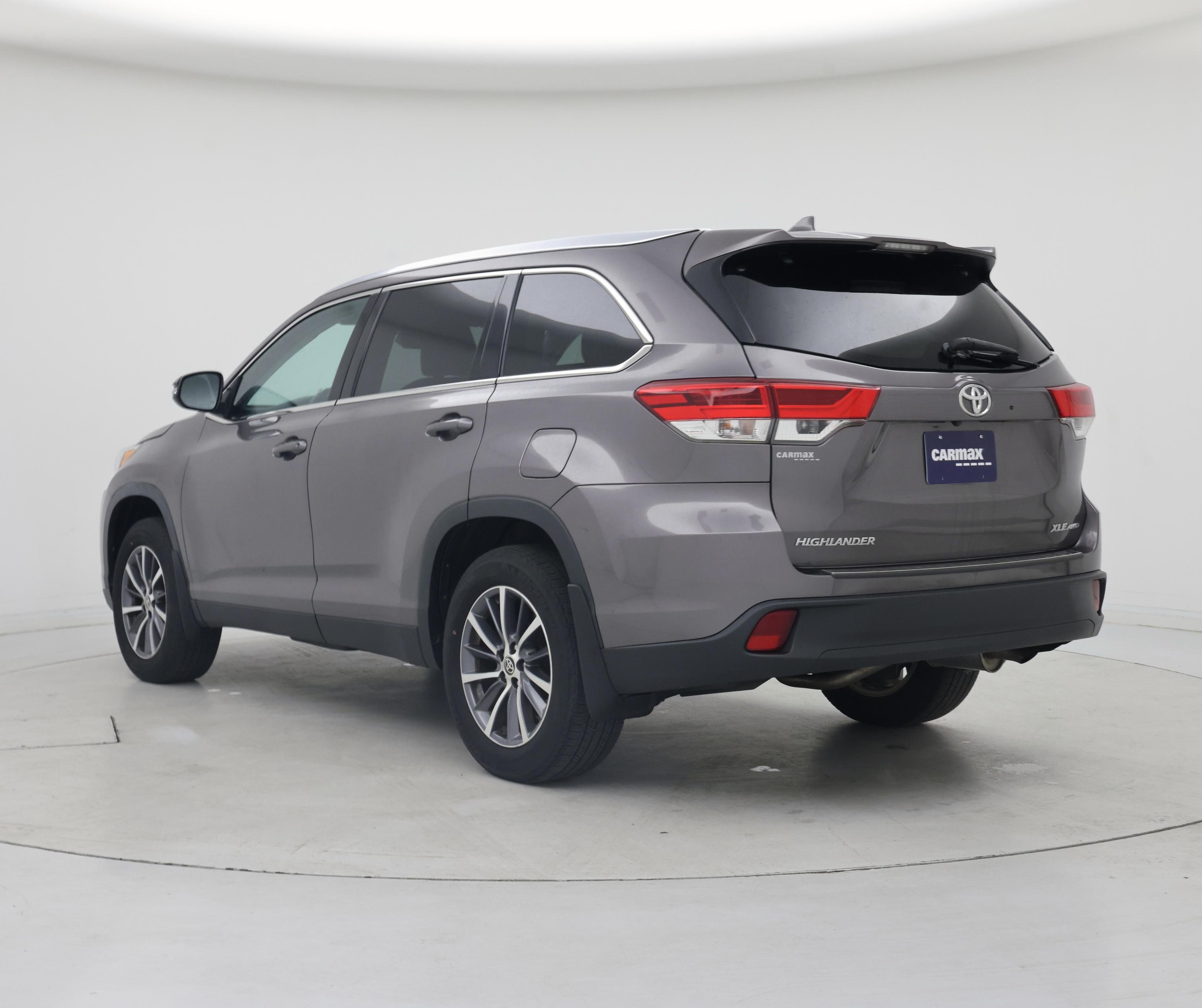 Thumbnail: 2019 Toyota Highlander - 2