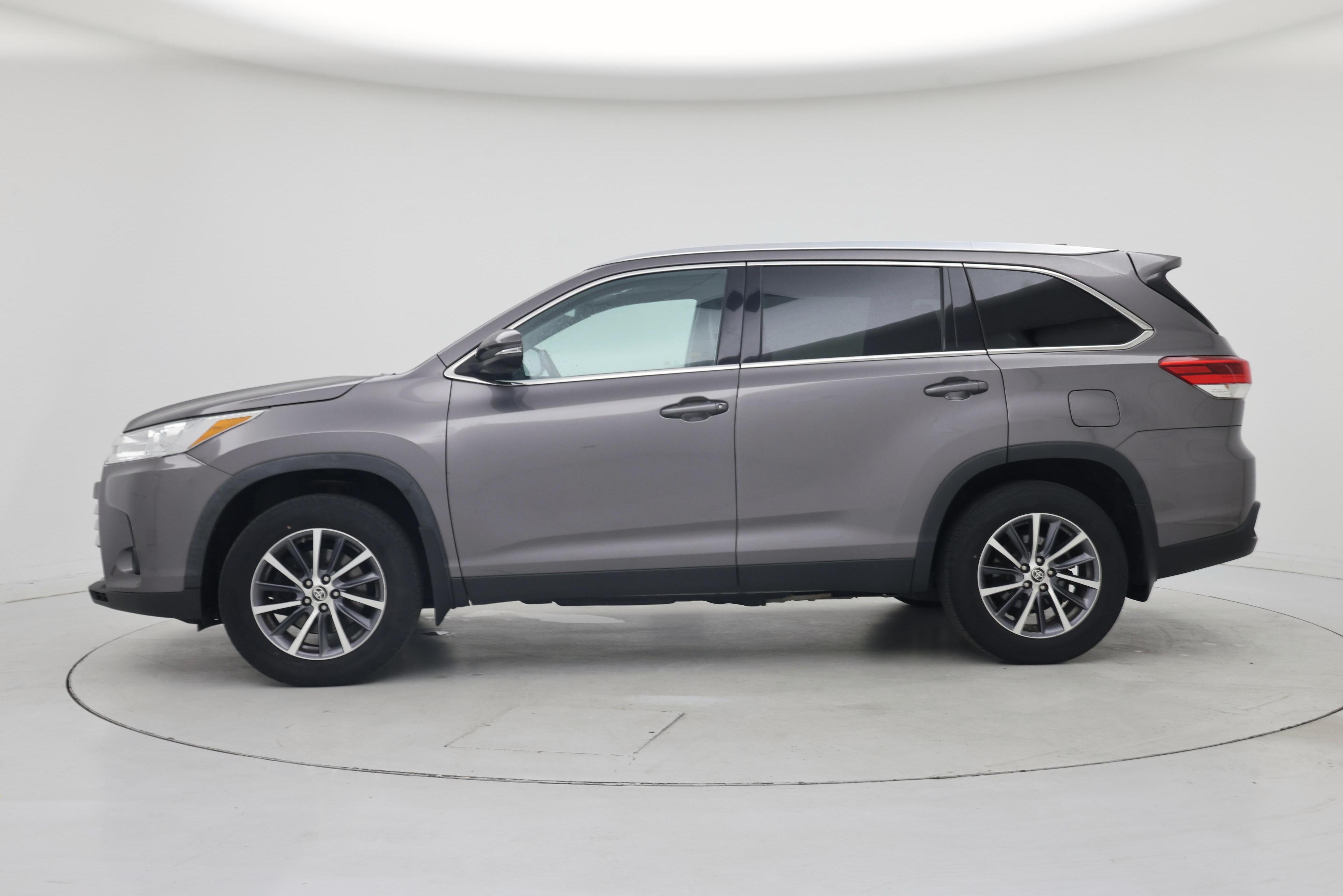 Thumbnail: 2019 Toyota Highlander - 3