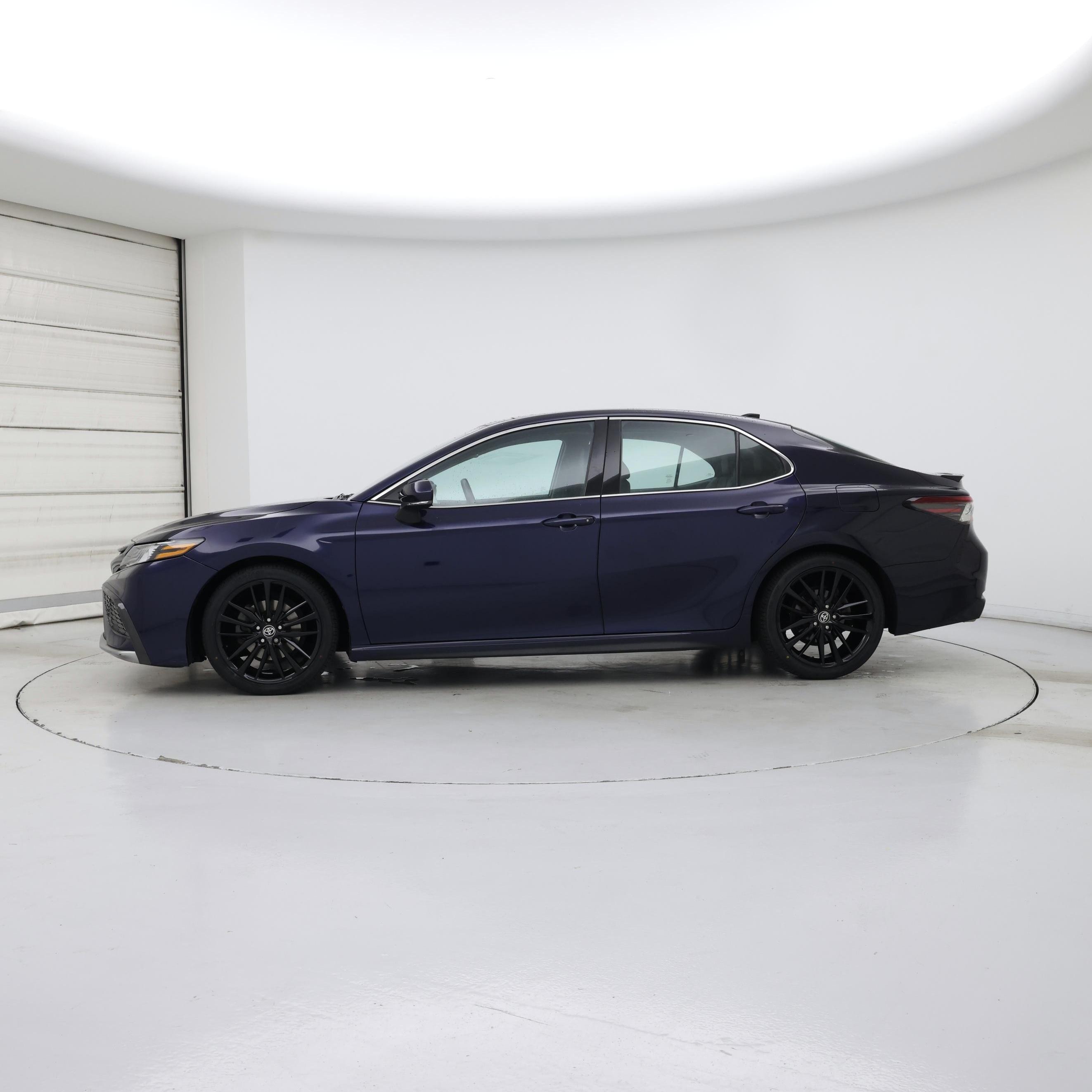 Thumbnail: 2022 Toyota Camry - 3