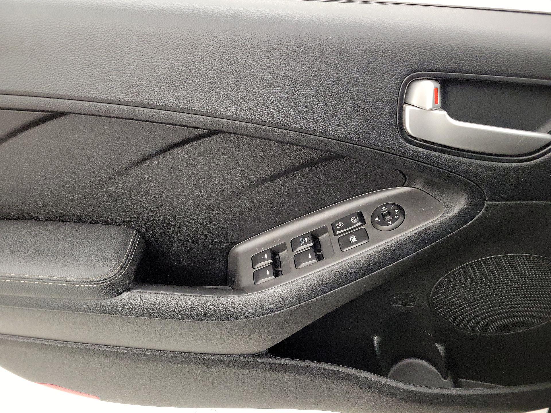 Thumbnail: 2018 Kia Forte - 12