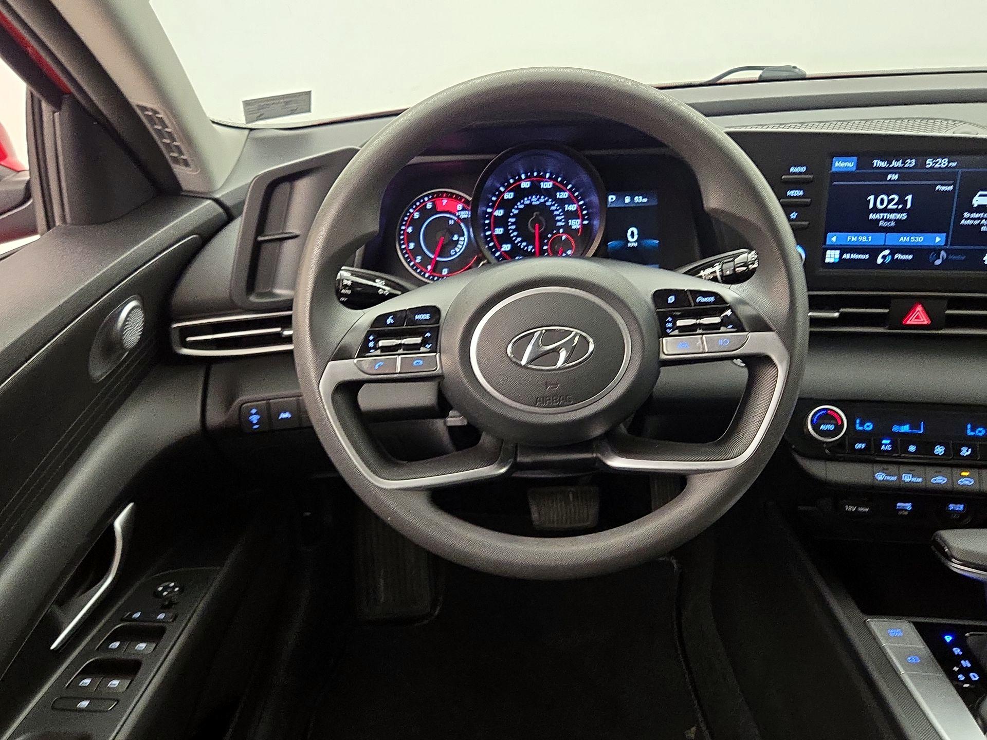 Thumbnail: 2022 Hyundai Elantra - 10