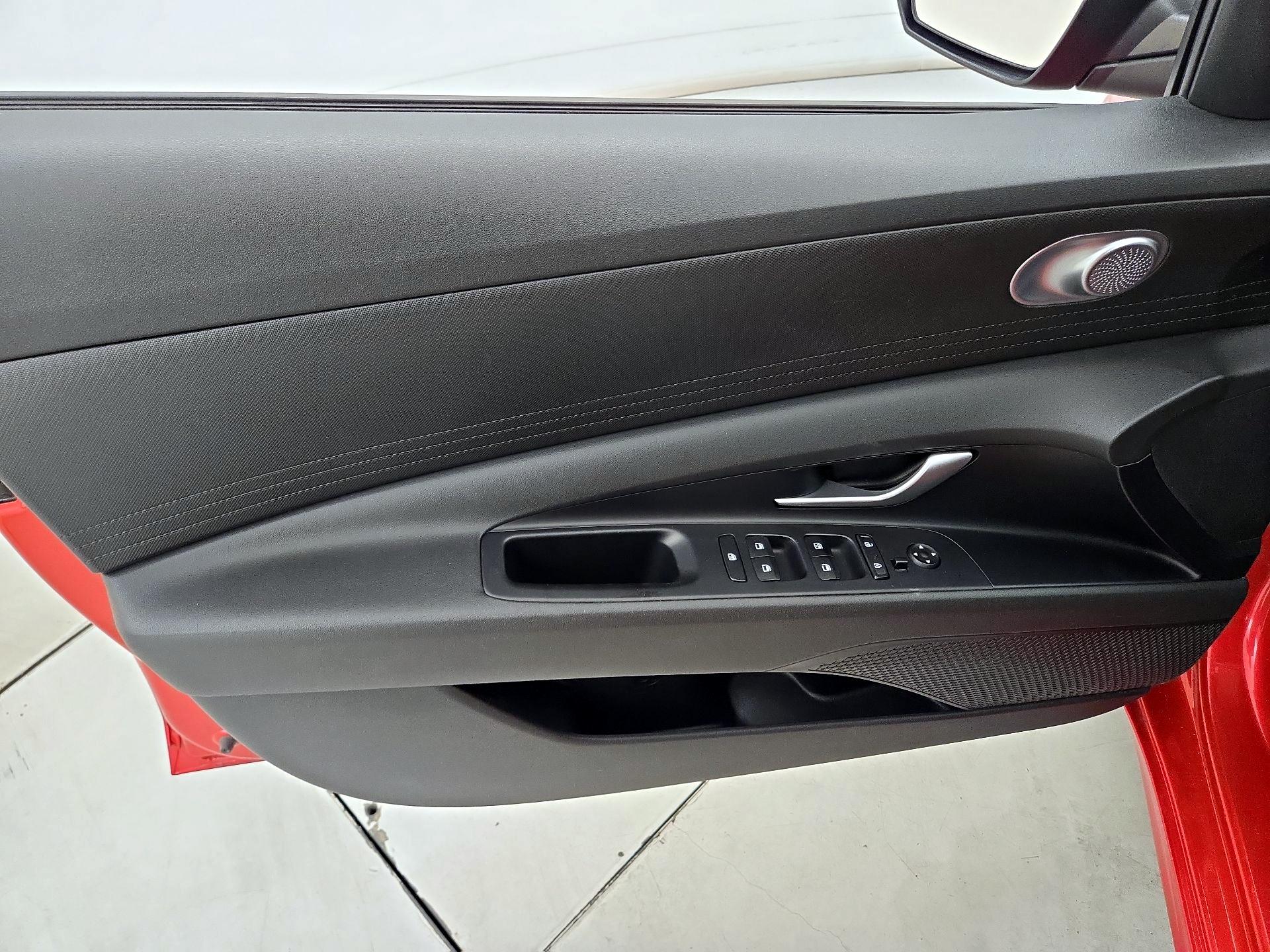 Thumbnail: 2022 Hyundai Elantra - 12