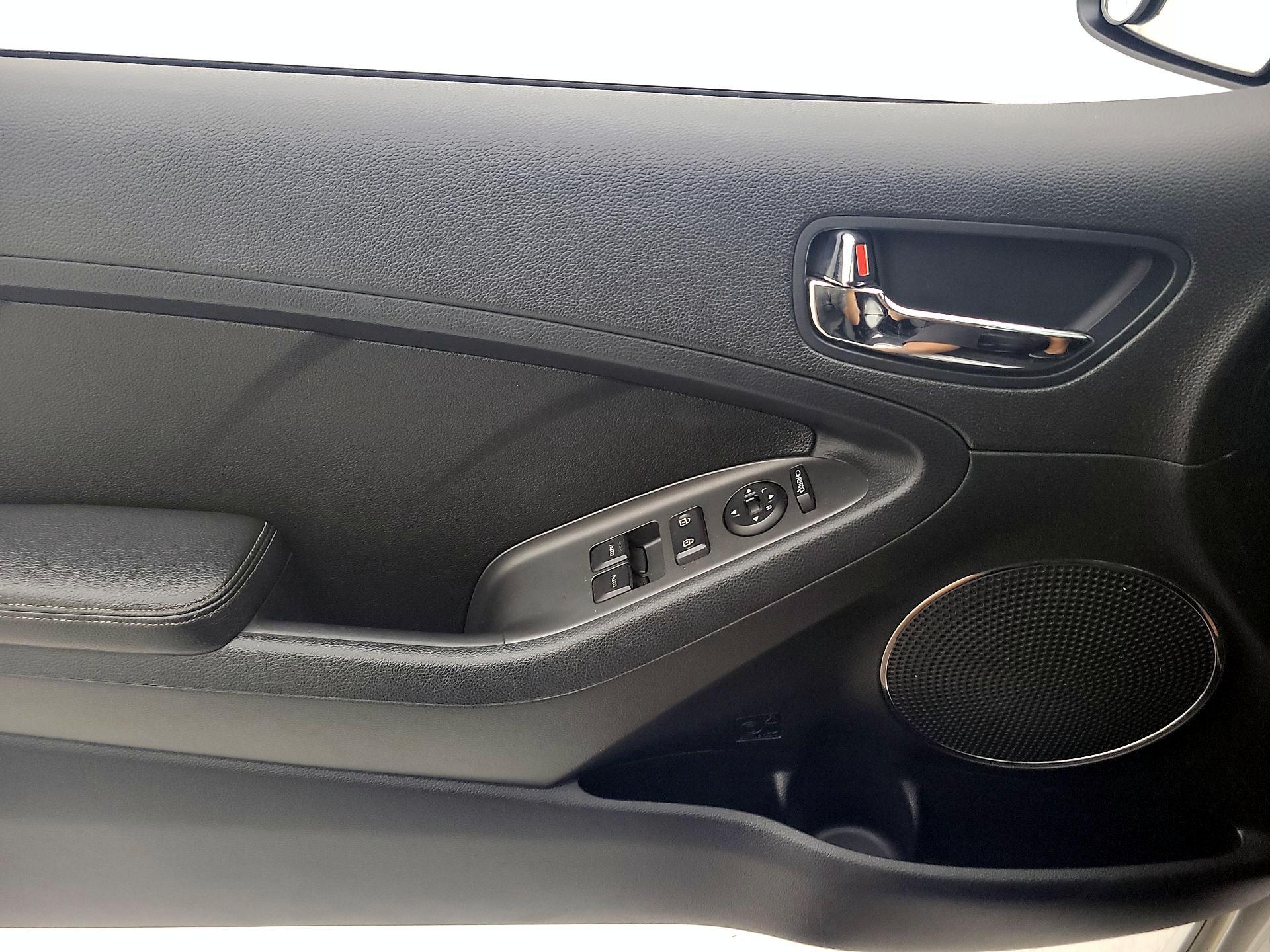 Thumbnail: 2015 Kia Forte - 12