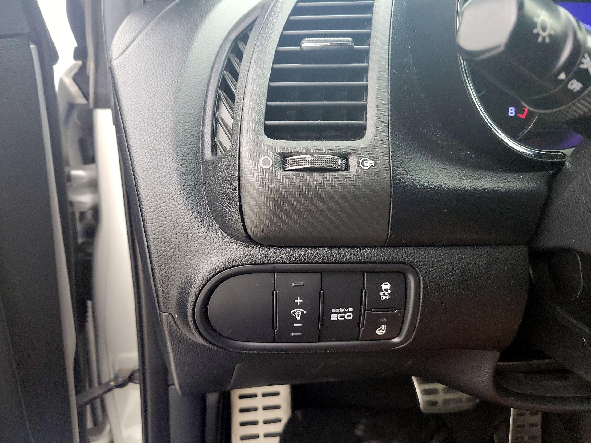Thumbnail: 2015 Kia Forte - 13