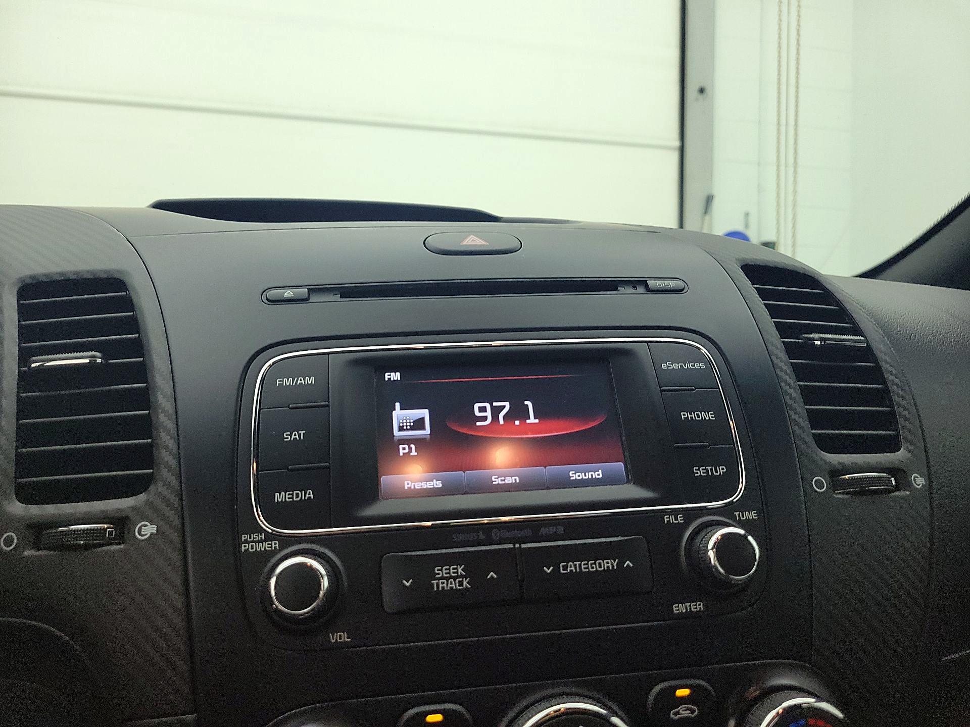 Thumbnail: 2015 Kia Forte - 15