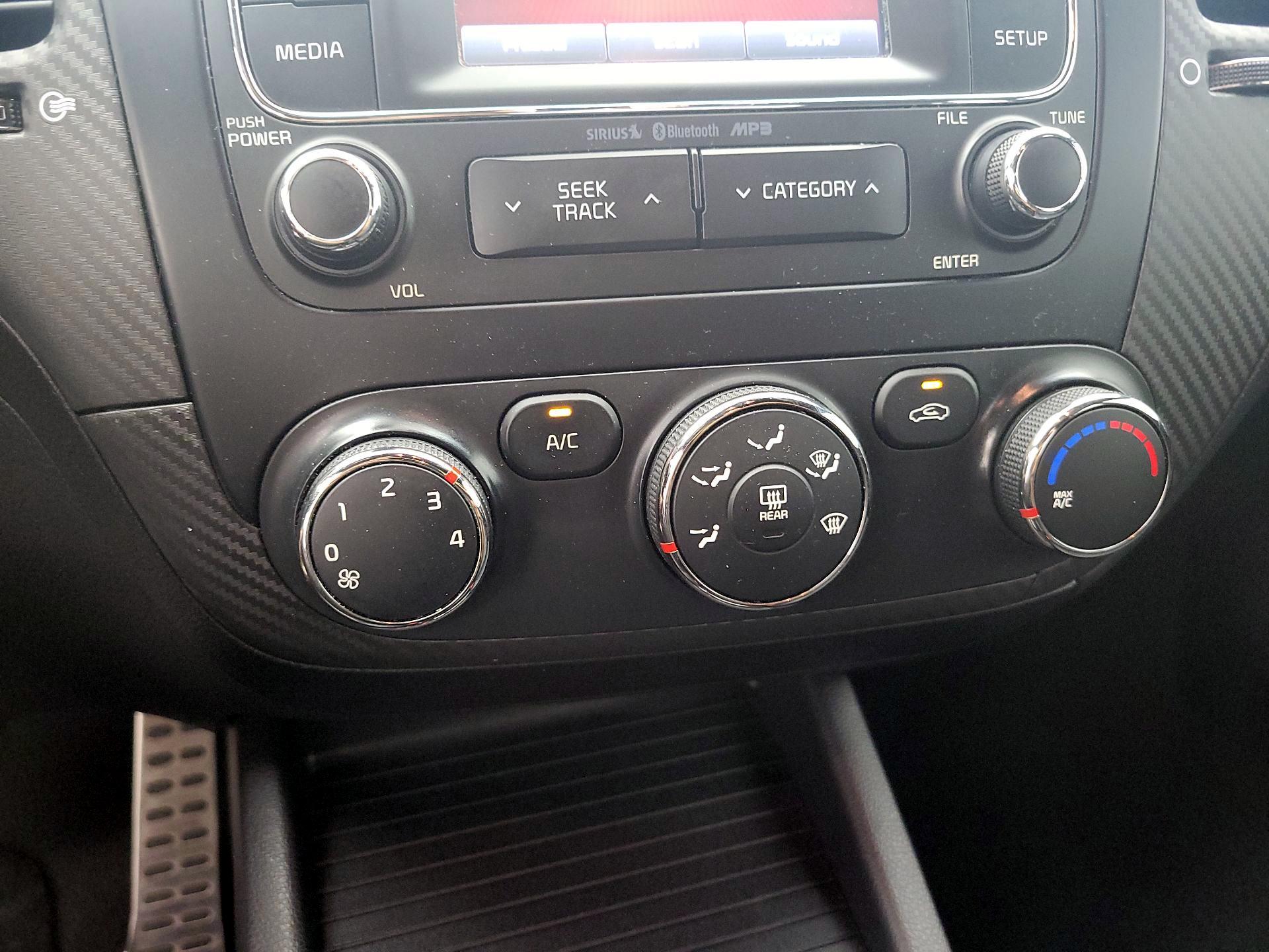 Thumbnail: 2015 Kia Forte - 16