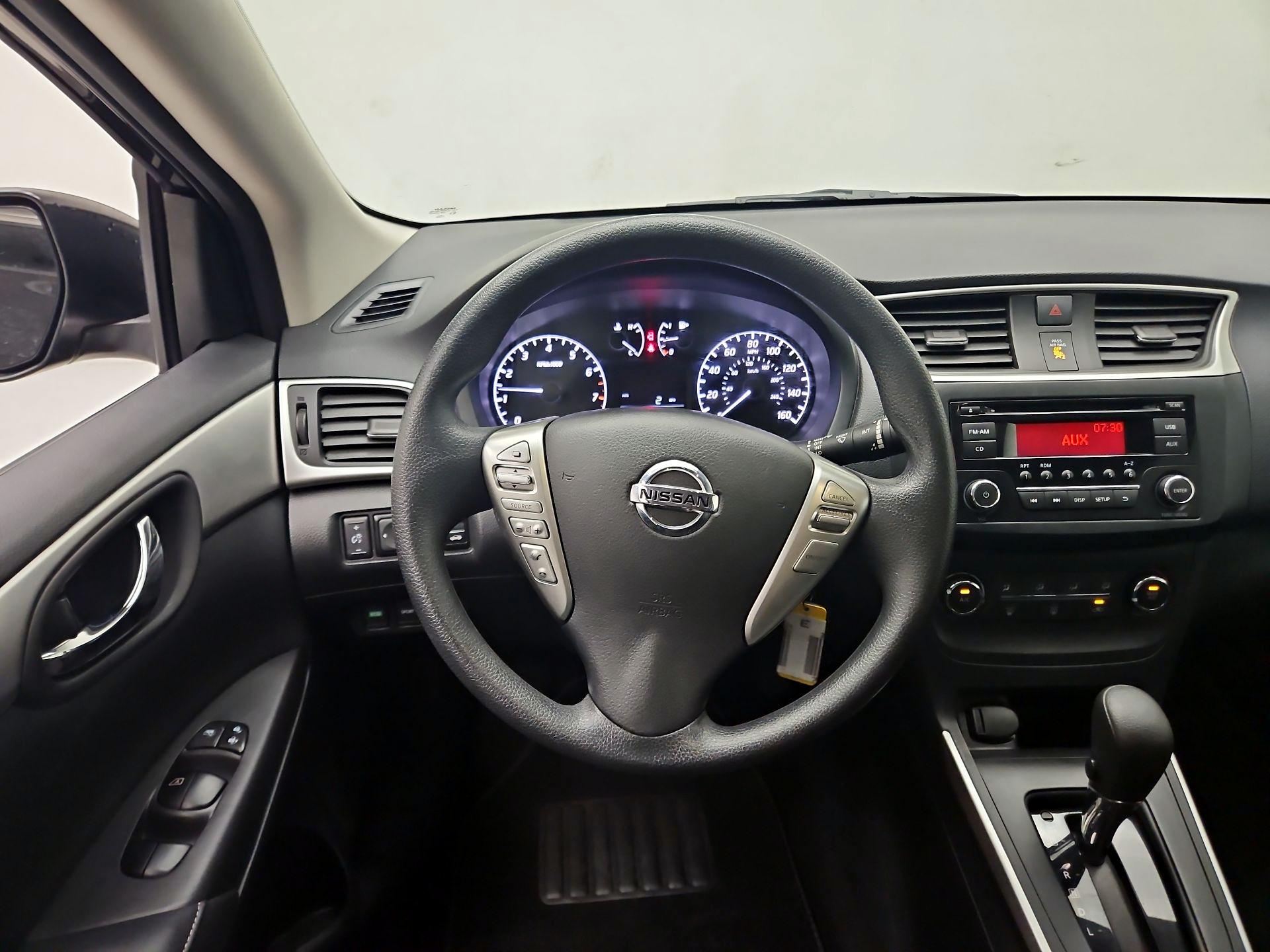 Thumbnail: 2017 Nissan Sentra - 10
