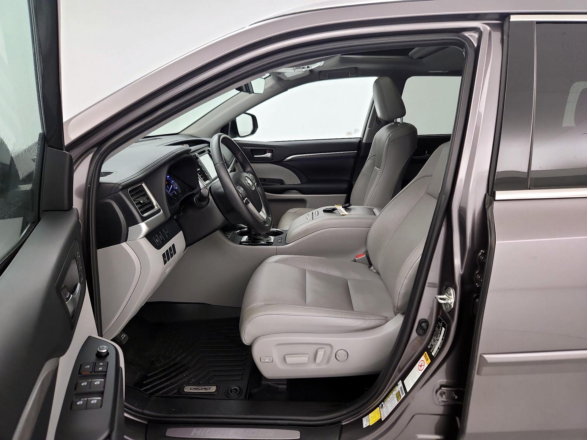 Thumbnail: 2019 Toyota Highlander - 11