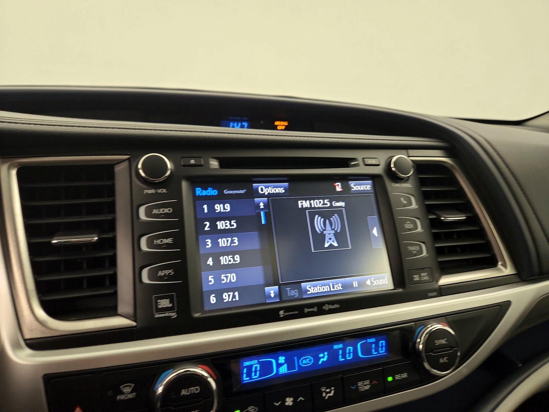 Thumbnail: 2019 Toyota Highlander - 15