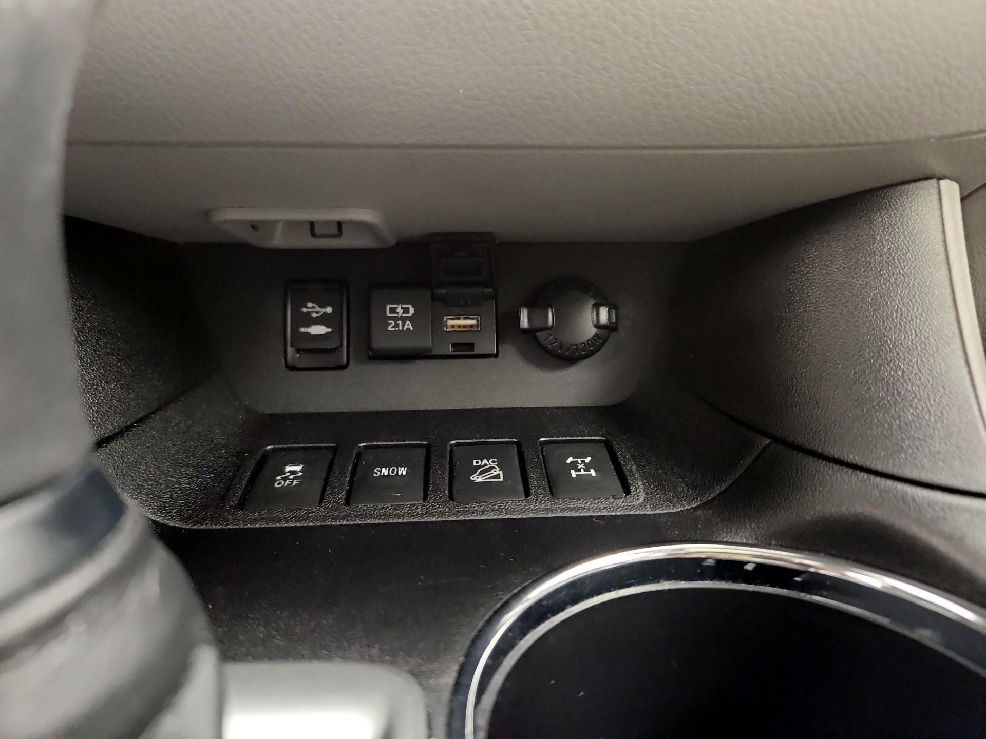 Thumbnail: 2019 Toyota Highlander - 18