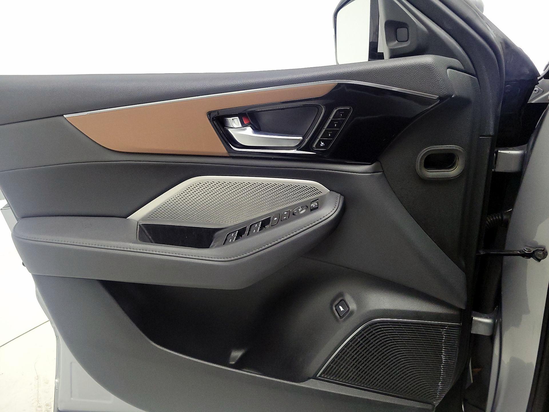 Thumbnail: 2022 Acura MDX - 12