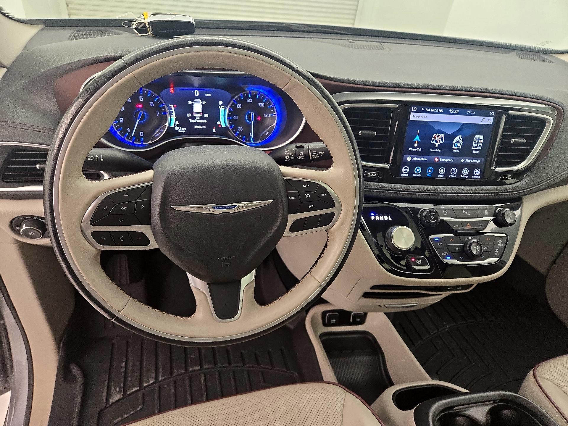 Thumbnail: 2020 Chrysler Pacifica - 10