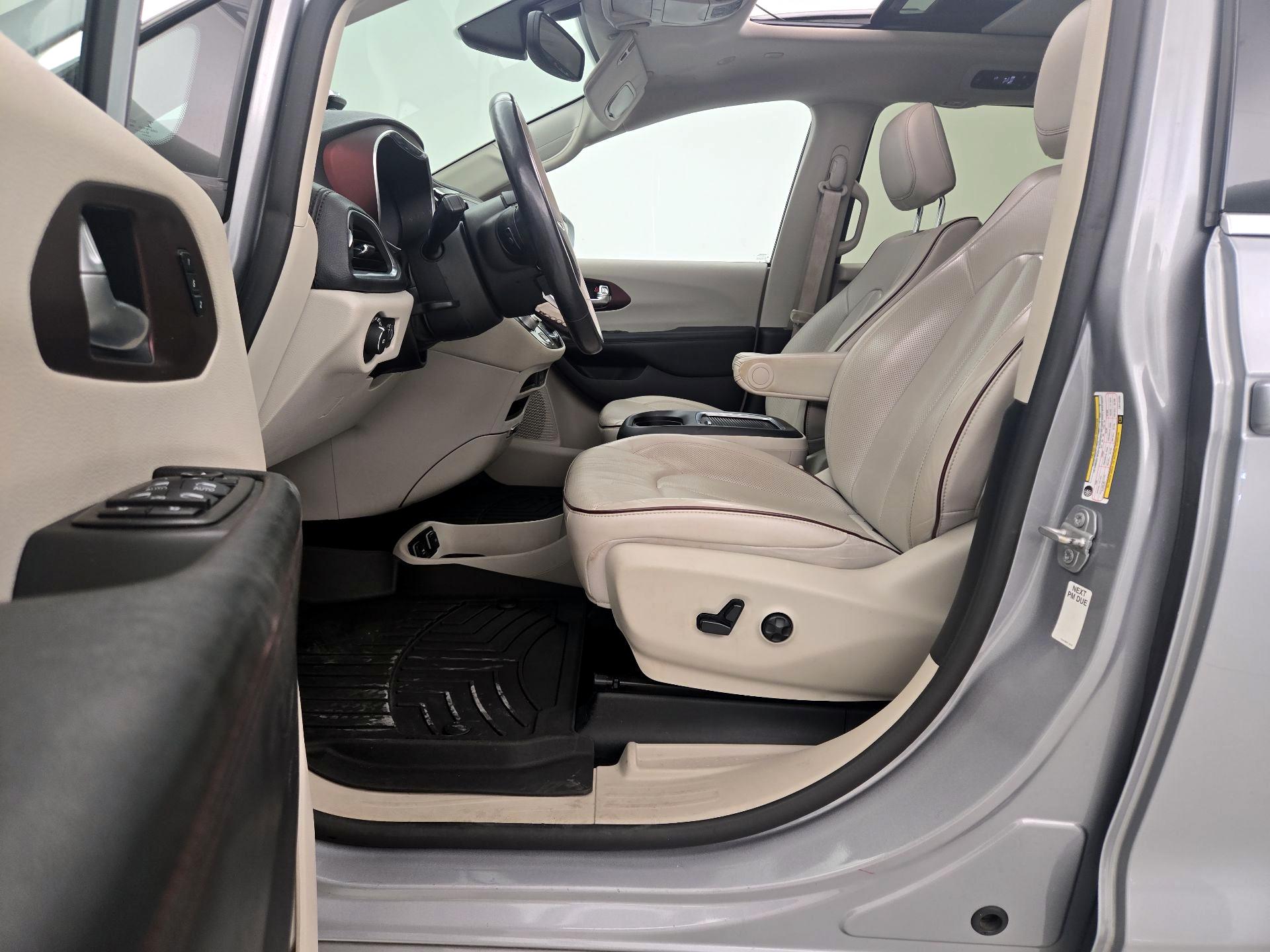 Thumbnail: 2020 Chrysler Pacifica - 11