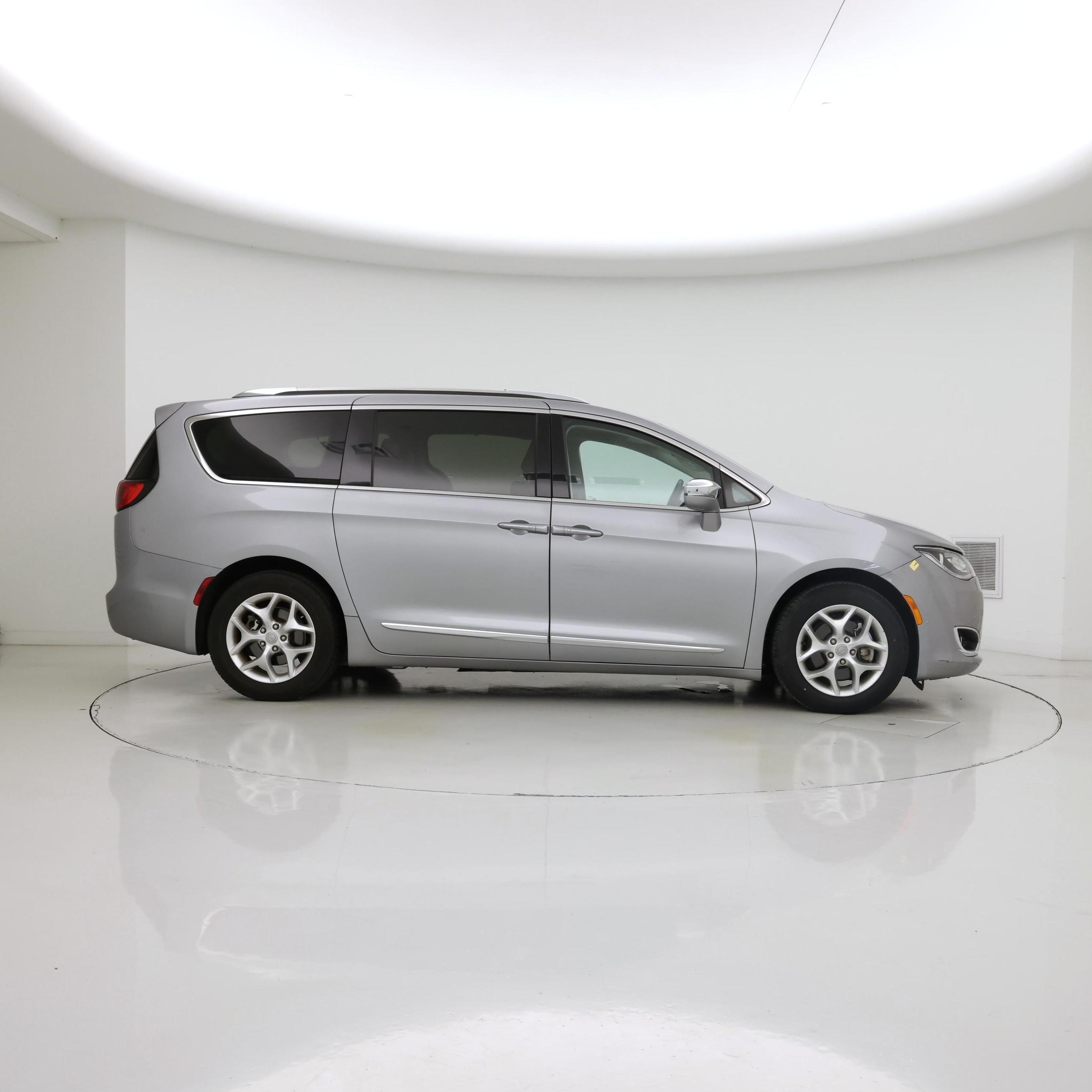 Thumbnail: 2020 Chrysler Pacifica - 7