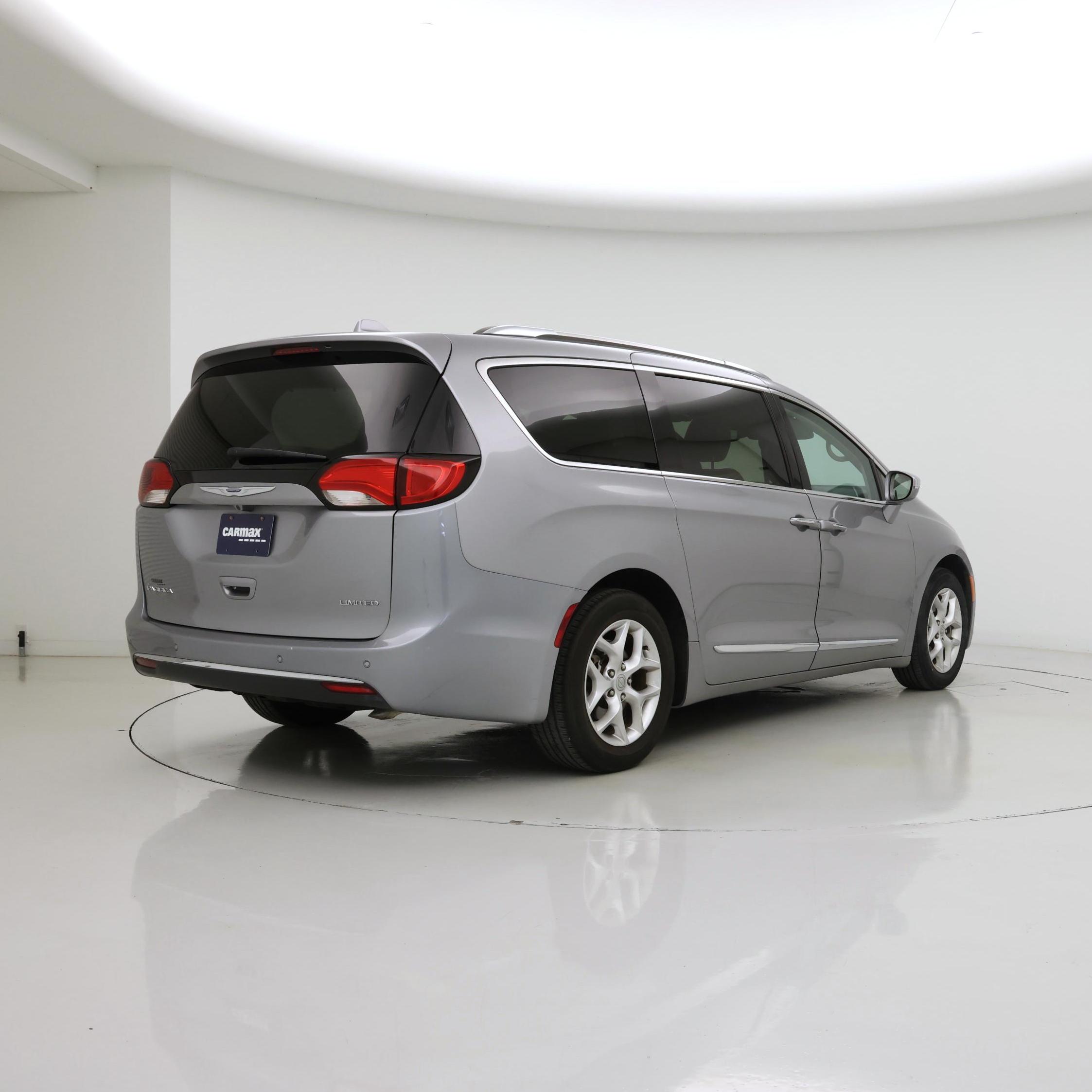 Thumbnail: 2020 Chrysler Pacifica - 8