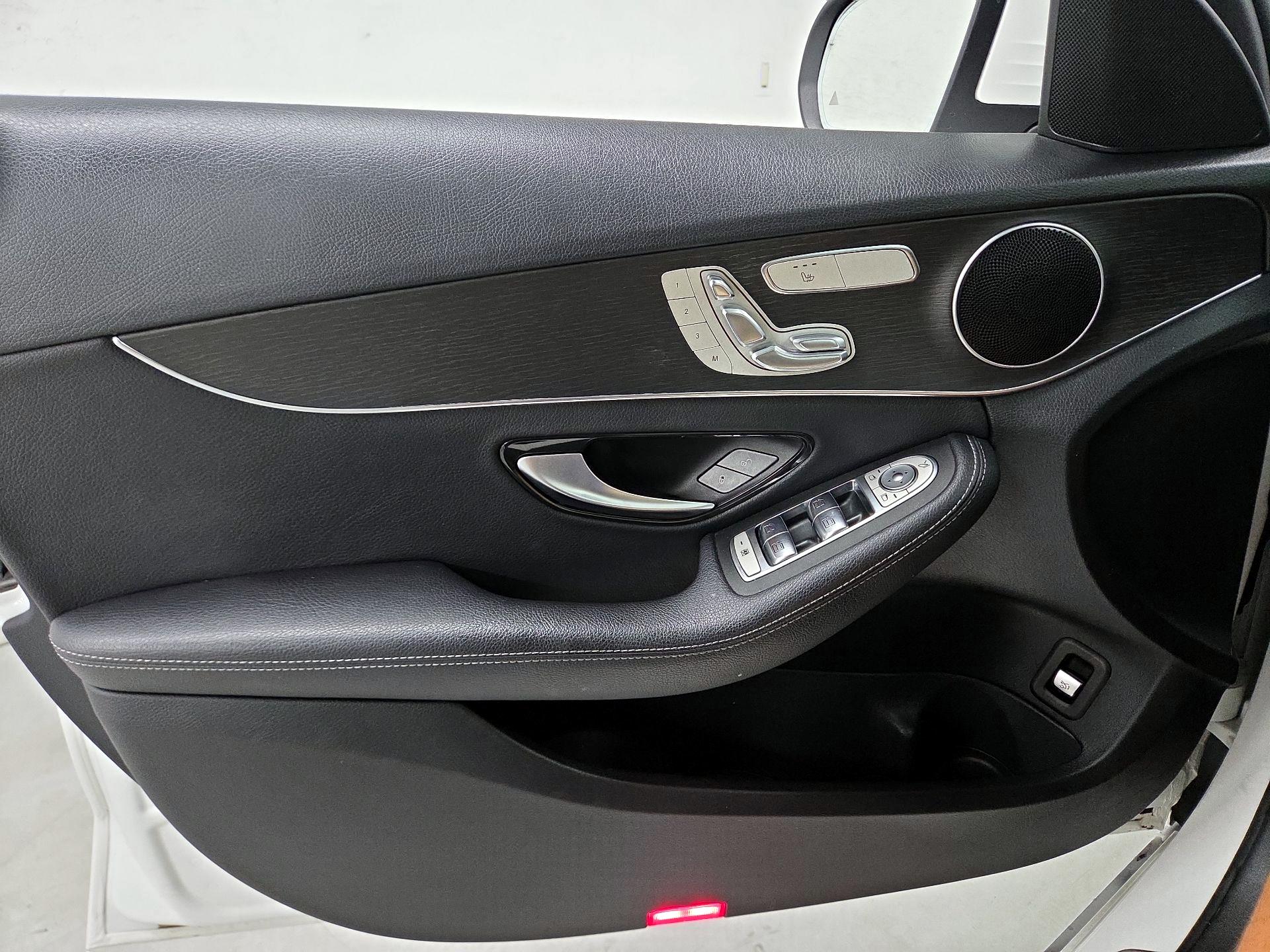 Thumbnail: 2021 Mercedes-Benz C-Class - 12