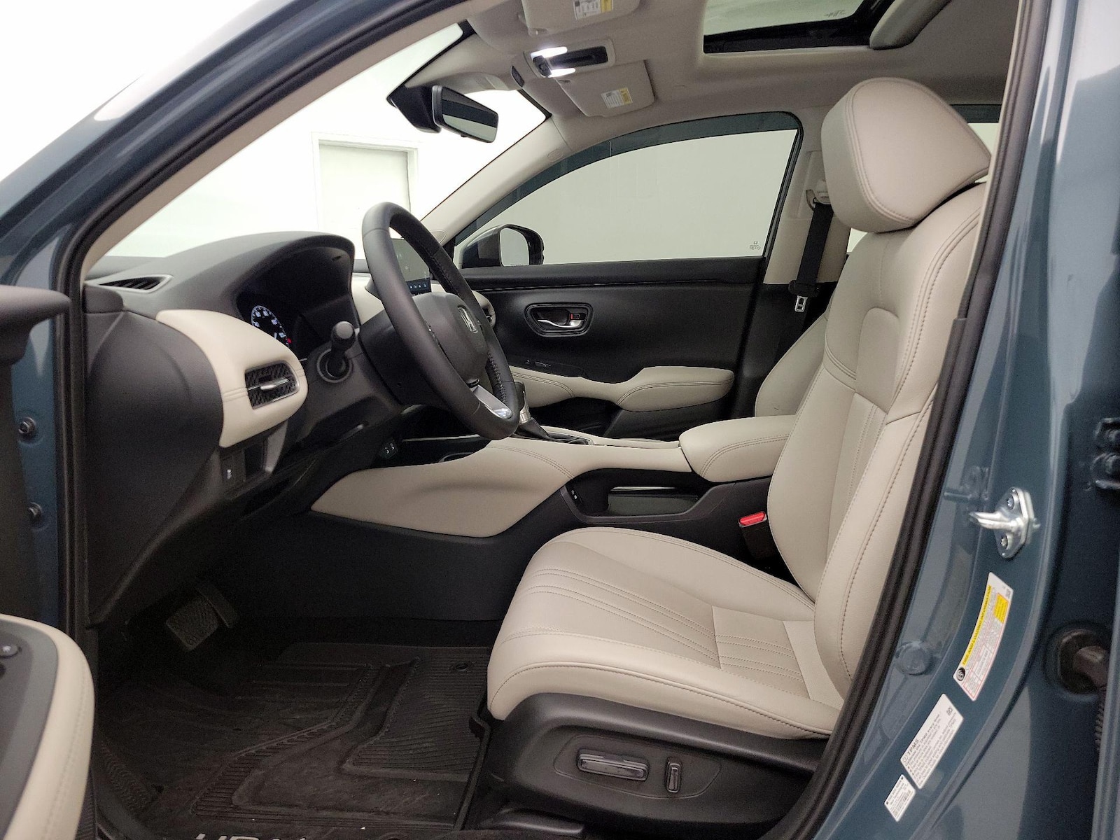 2026 Honda HR-V EX-L - Photo 12