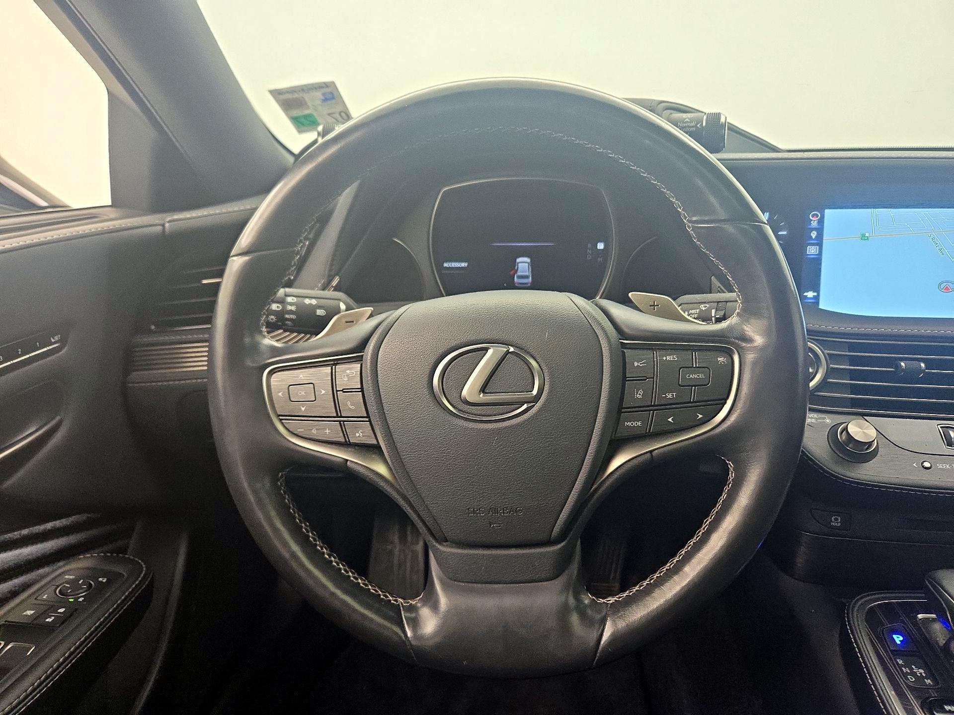 Thumbnail: 2019 Lexus LS - 10
