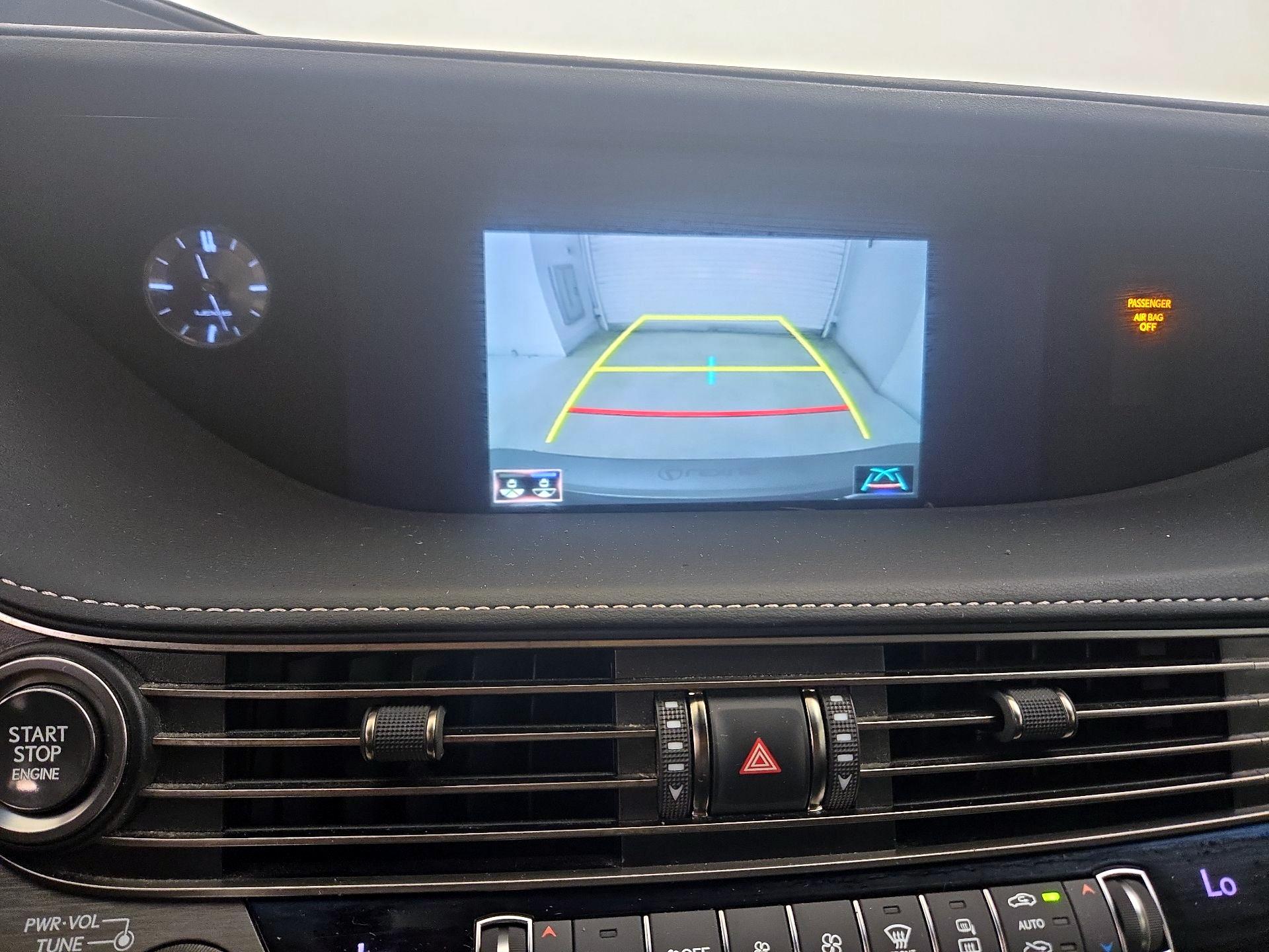 Thumbnail: 2019 Lexus LS - 15