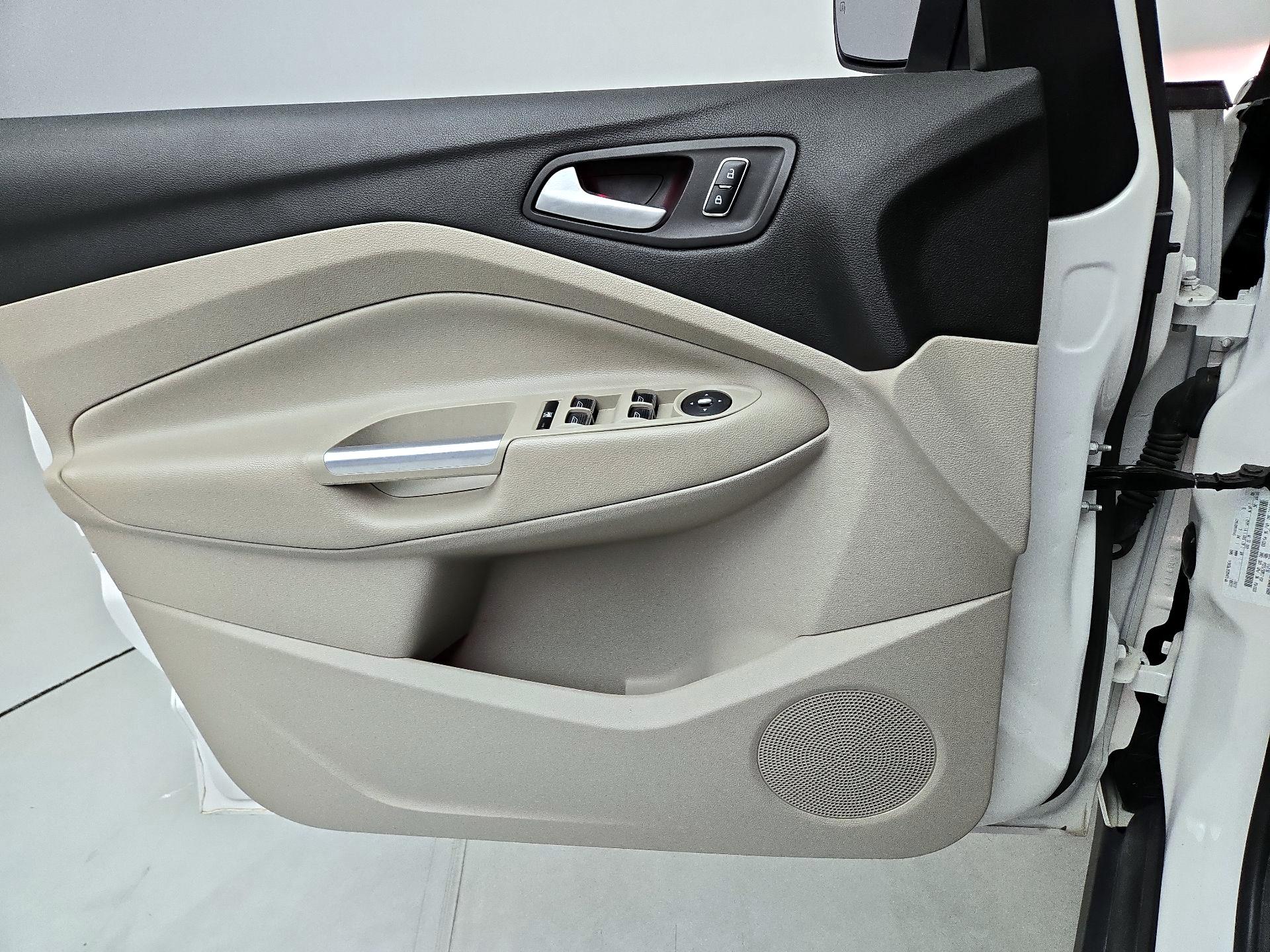 Thumbnail: 2015 Ford C-Max - 12