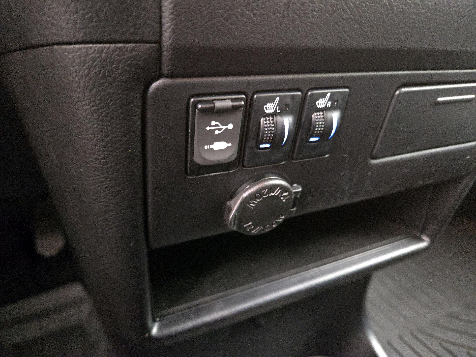 Thumbnail: 2017 Toyota Sienna - 18