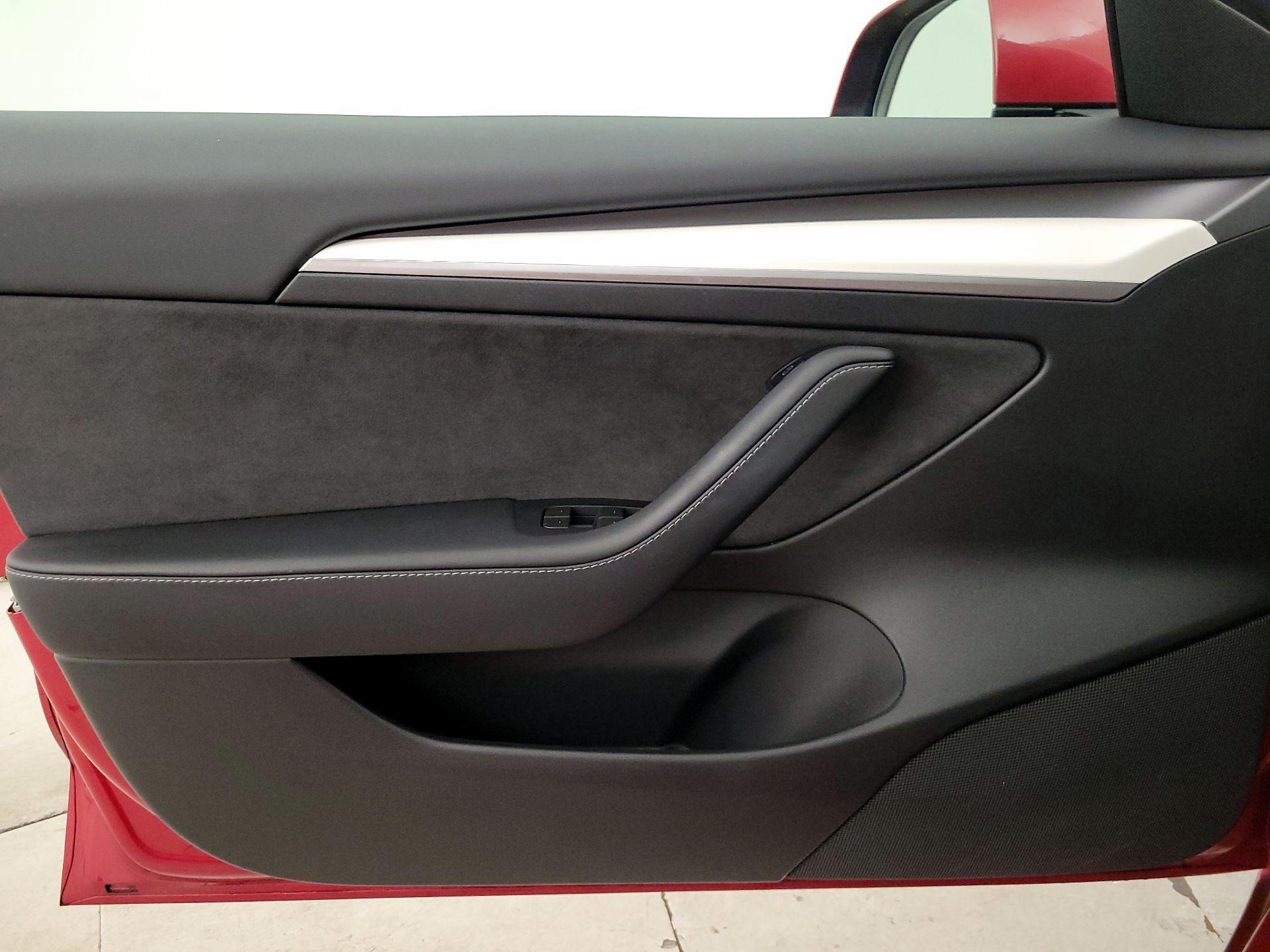 Thumbnail: 2023 Tesla Model 3 - 12