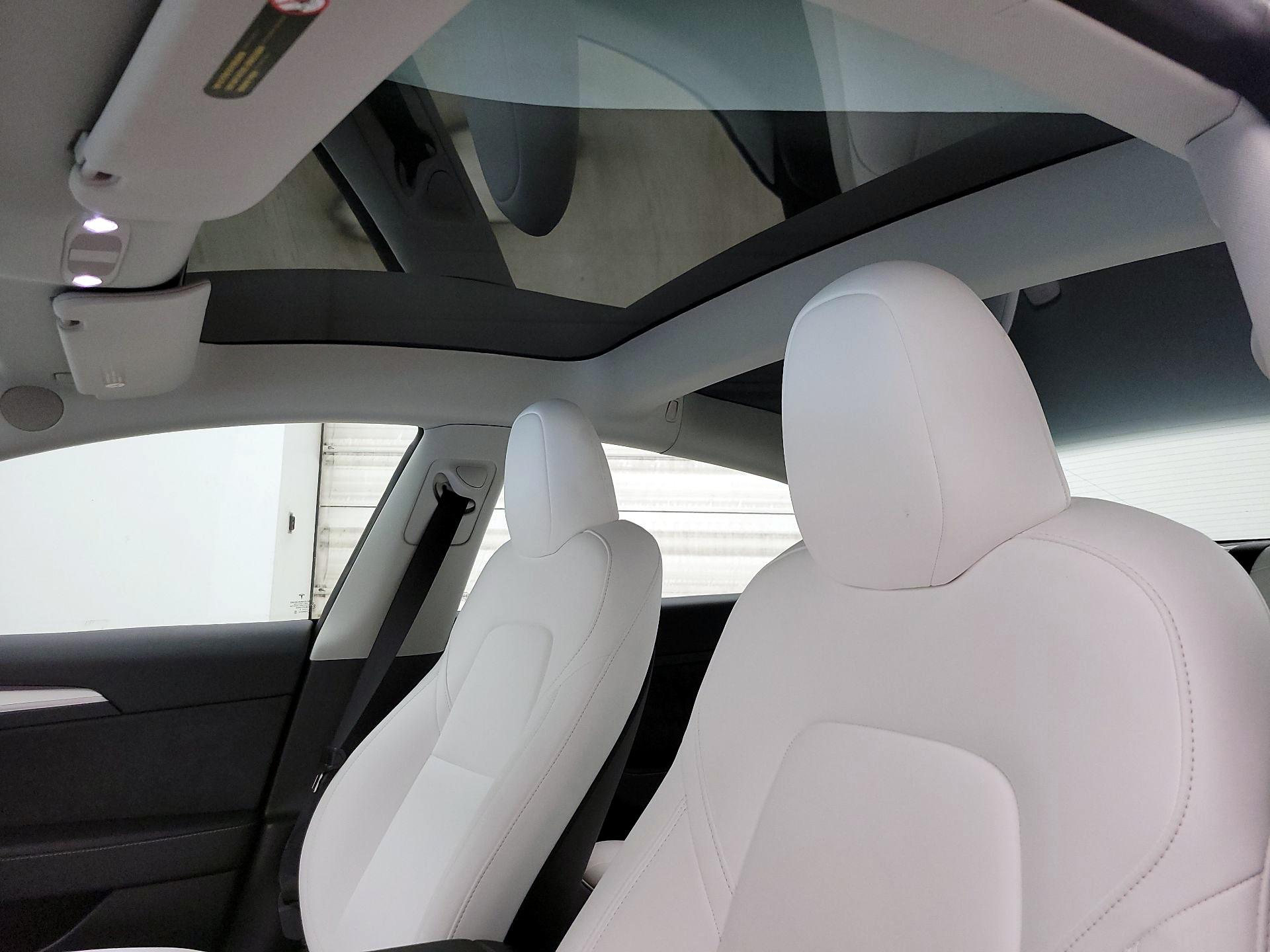 Thumbnail: 2023 Tesla Model 3 - 19
