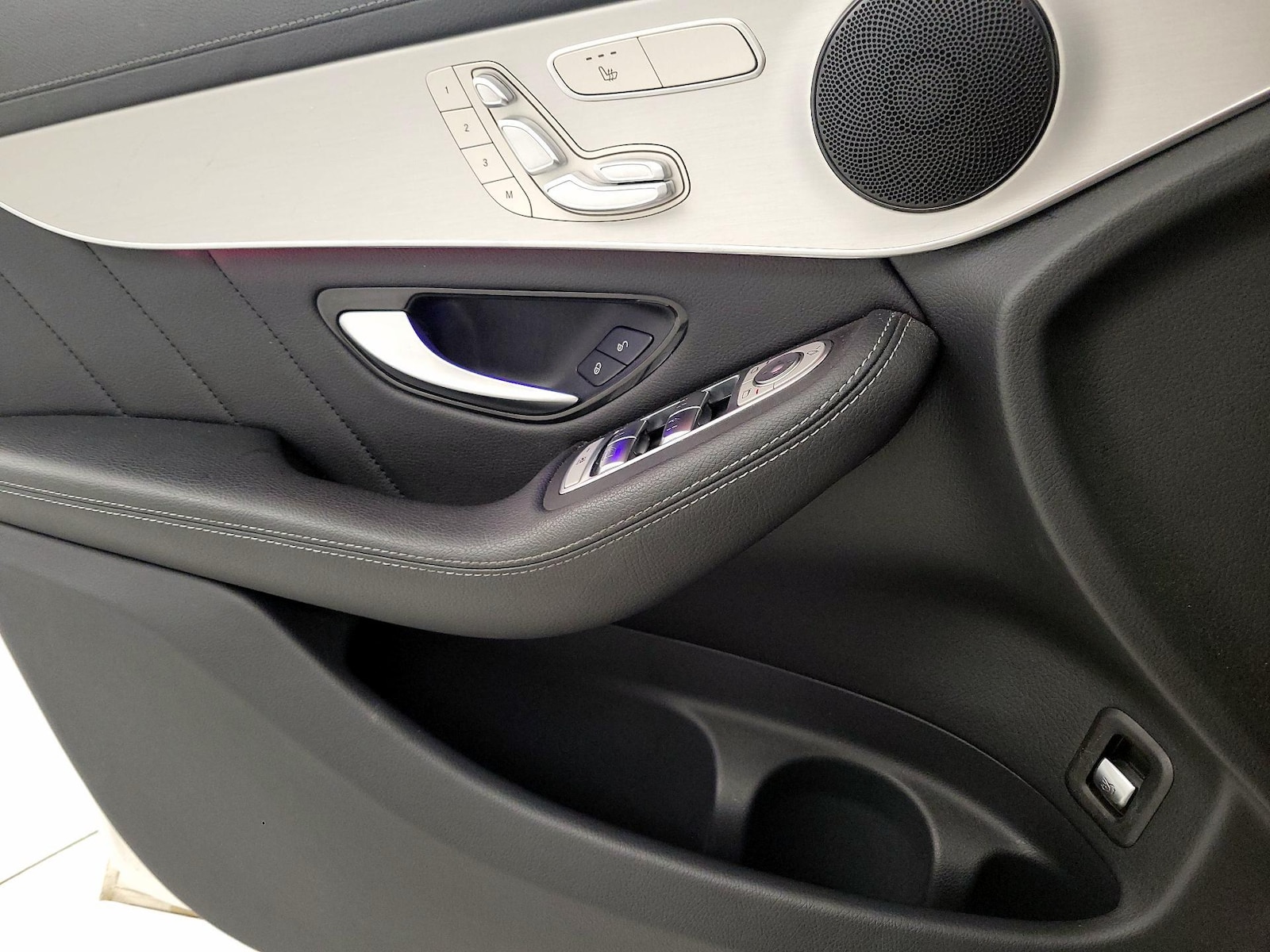 2022 Mercedes-Benz GLC GLC300 - Photo 13