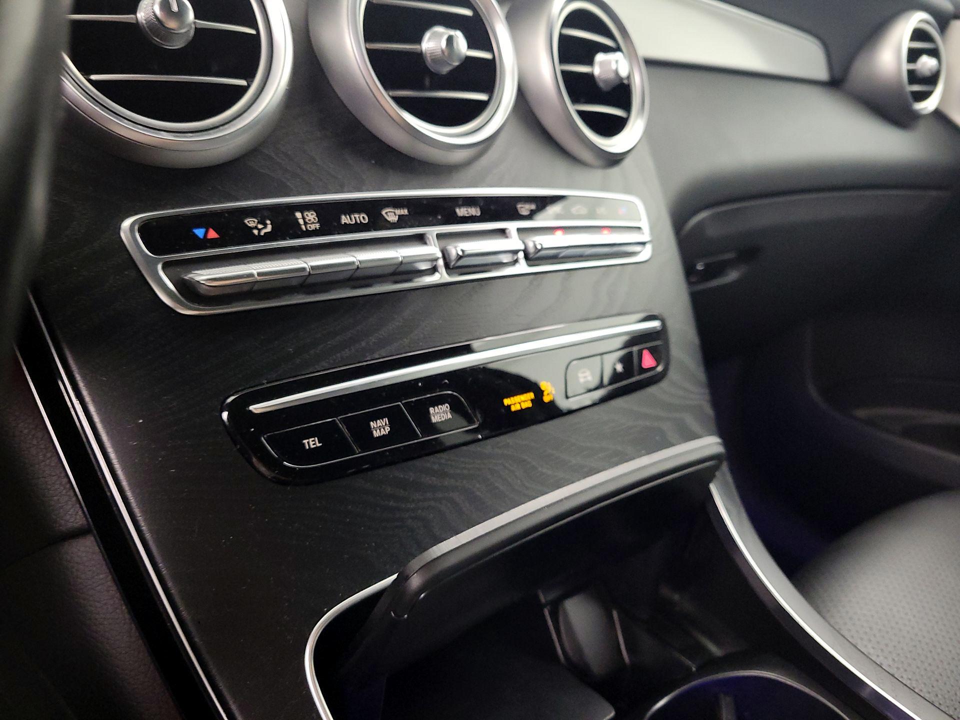 Thumbnail: 2022 Mercedes-Benz GLC - 16