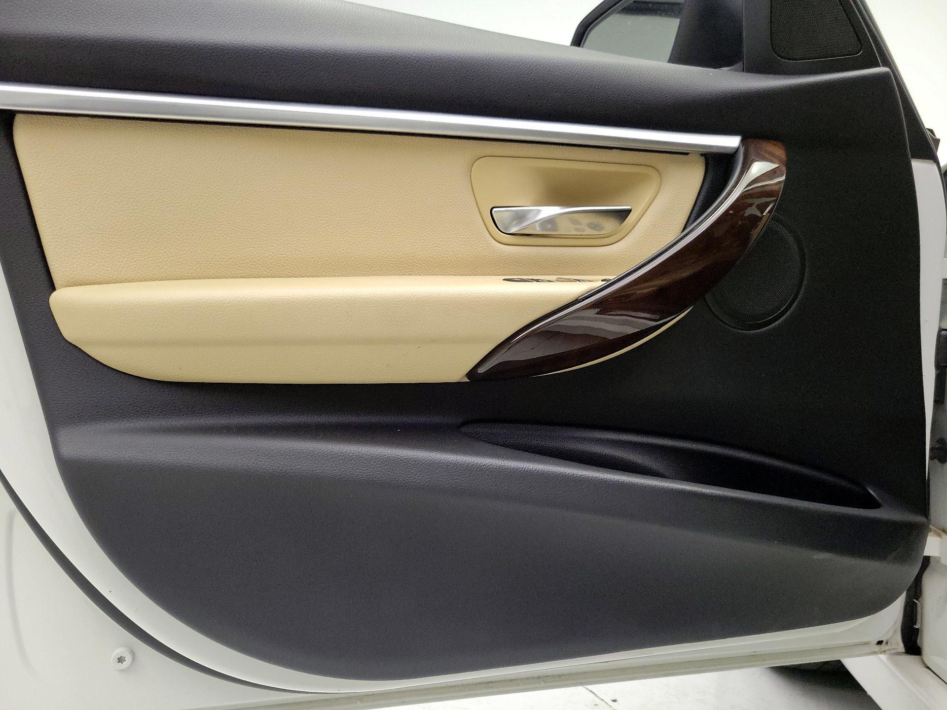 Thumbnail: 2017 BMW 3 Series - 12