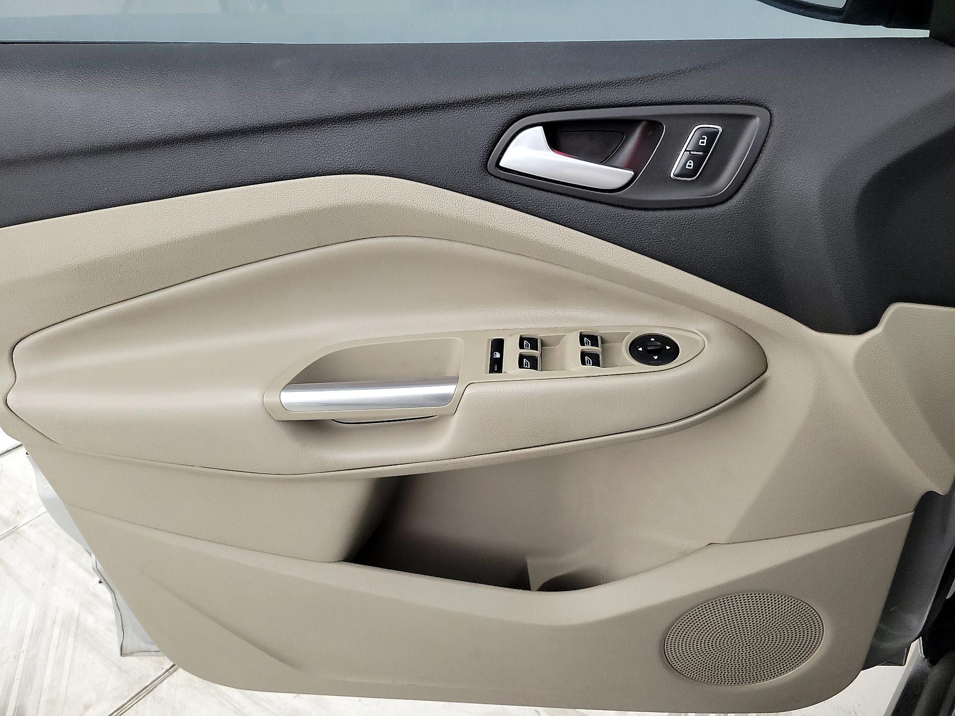 Thumbnail: 2016 Ford C-Max - 12
