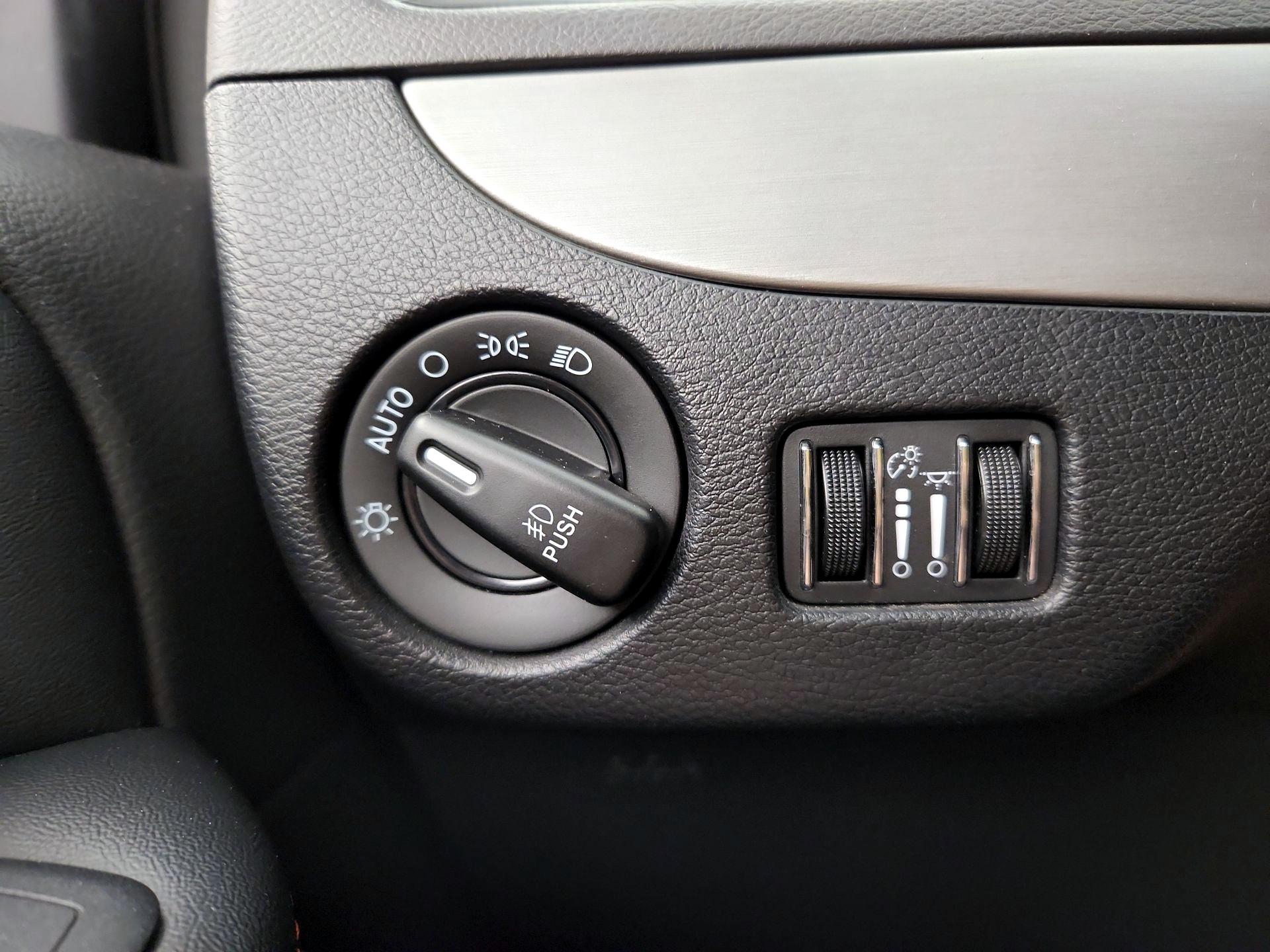 Thumbnail: 2019 Dodge Grand Caravan - 13