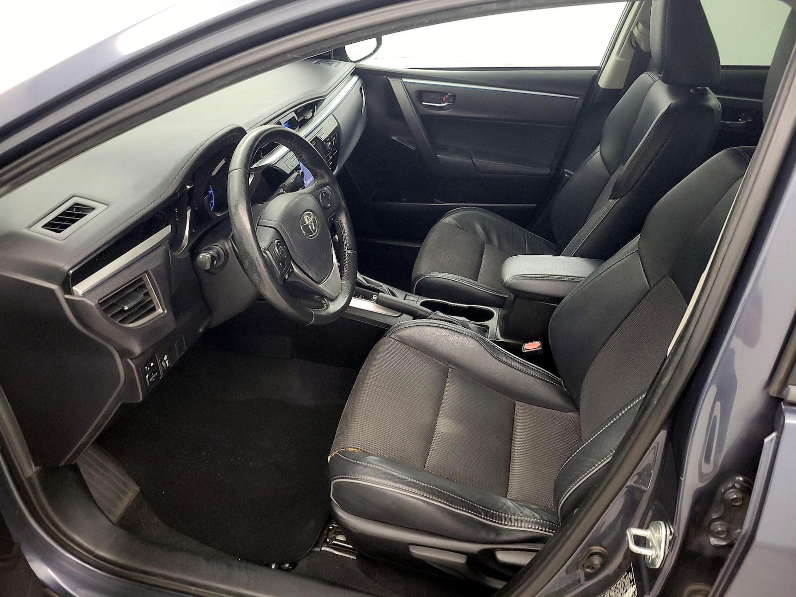 2015 Toyota Corolla S - Photo 12