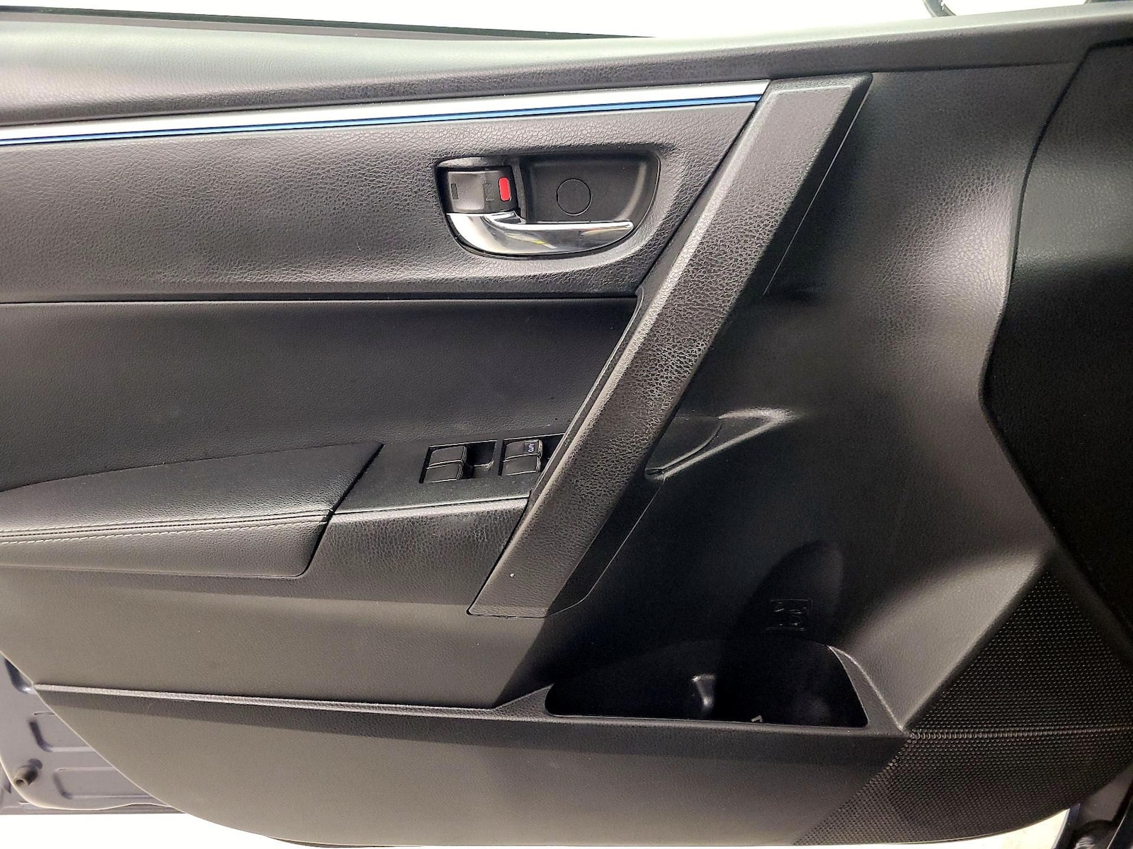 2015 Toyota Corolla S - Photo 13